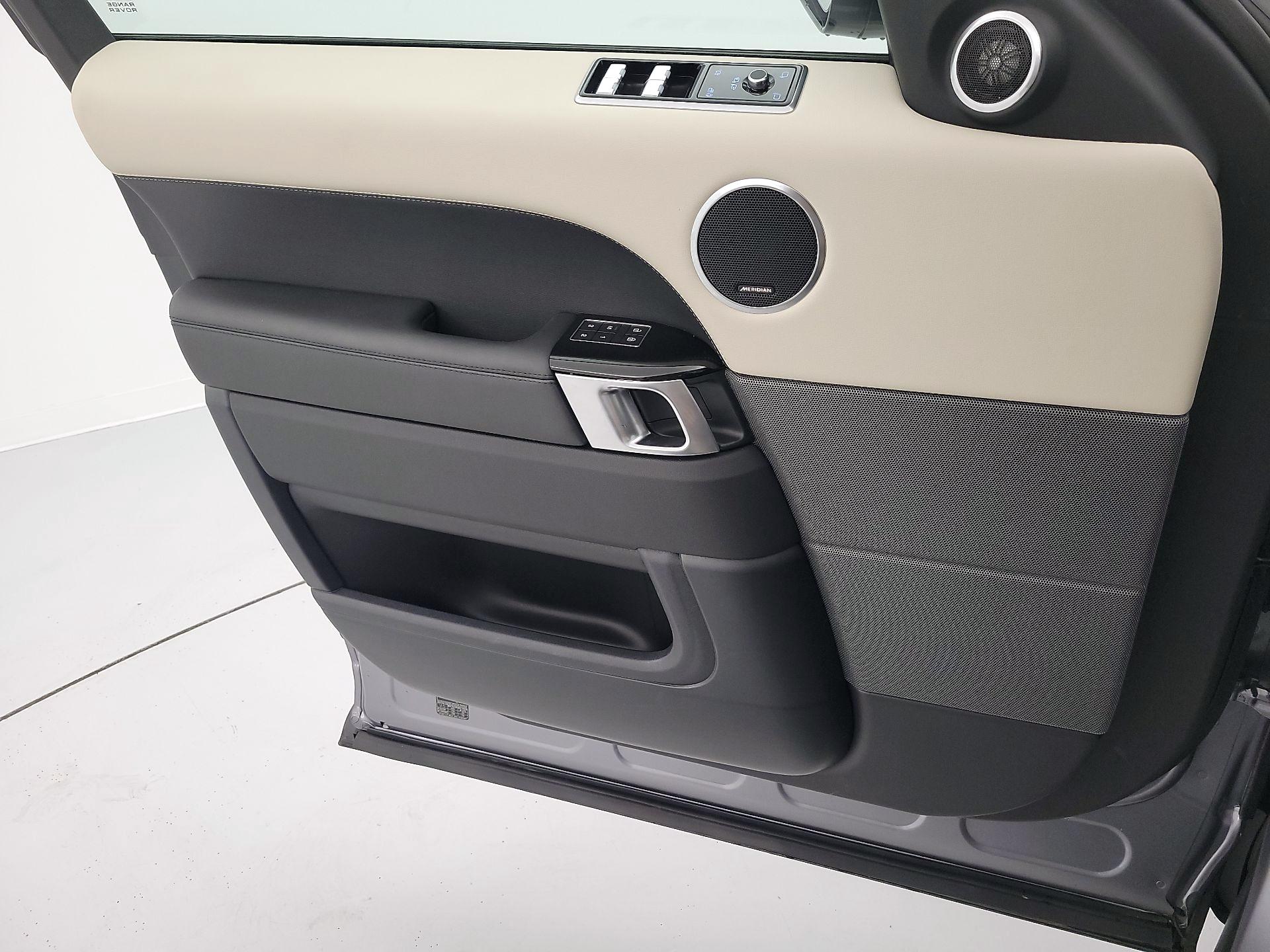 Thumbnail: 2022 Land Rover Range Rover Sport - 12