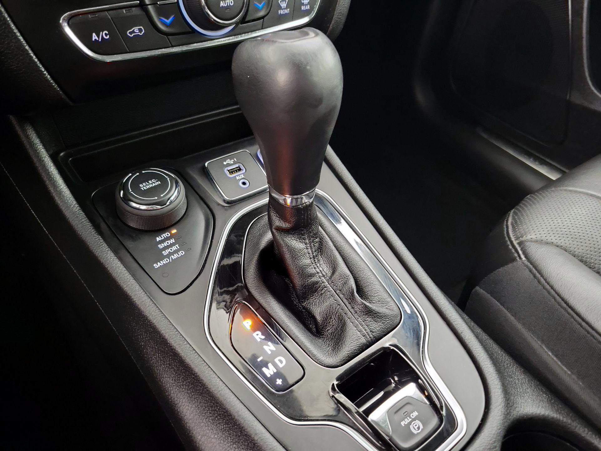 Thumbnail: 2021 Jeep Cherokee - 18