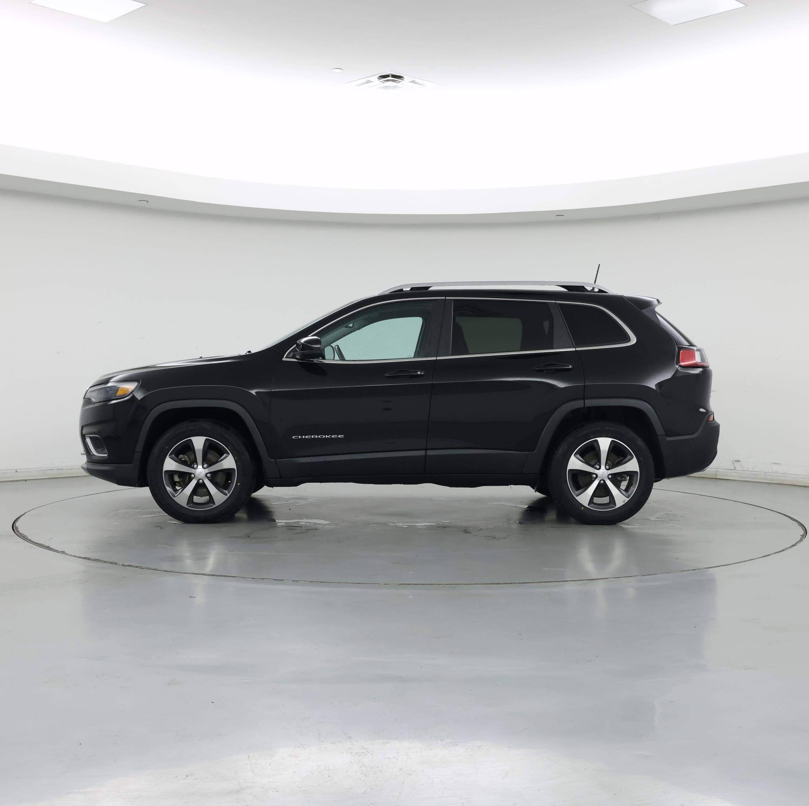 Thumbnail: 2021 Jeep Cherokee - 3