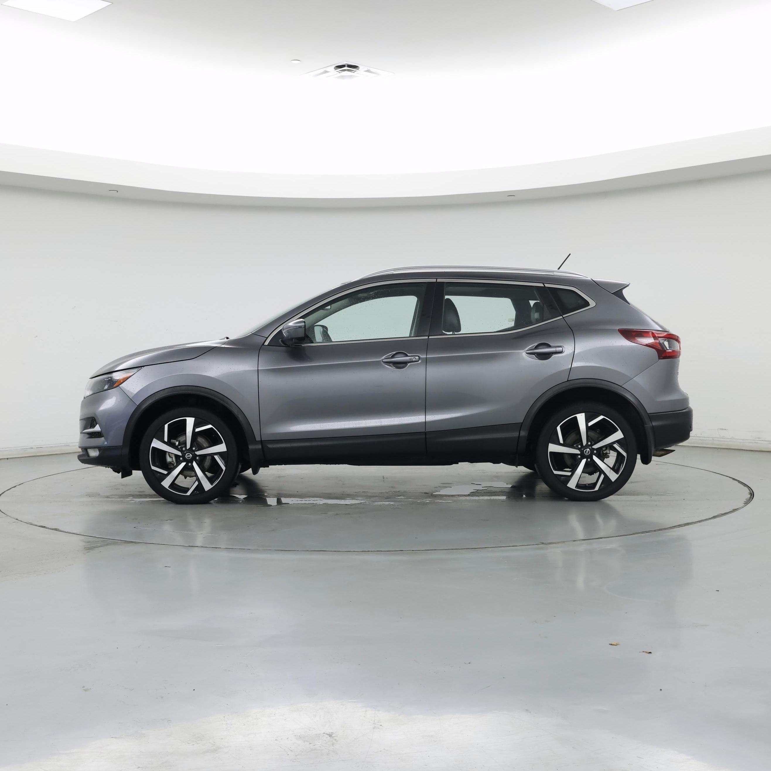 Thumbnail: 2022 Nissan Rogue Sport - 3
