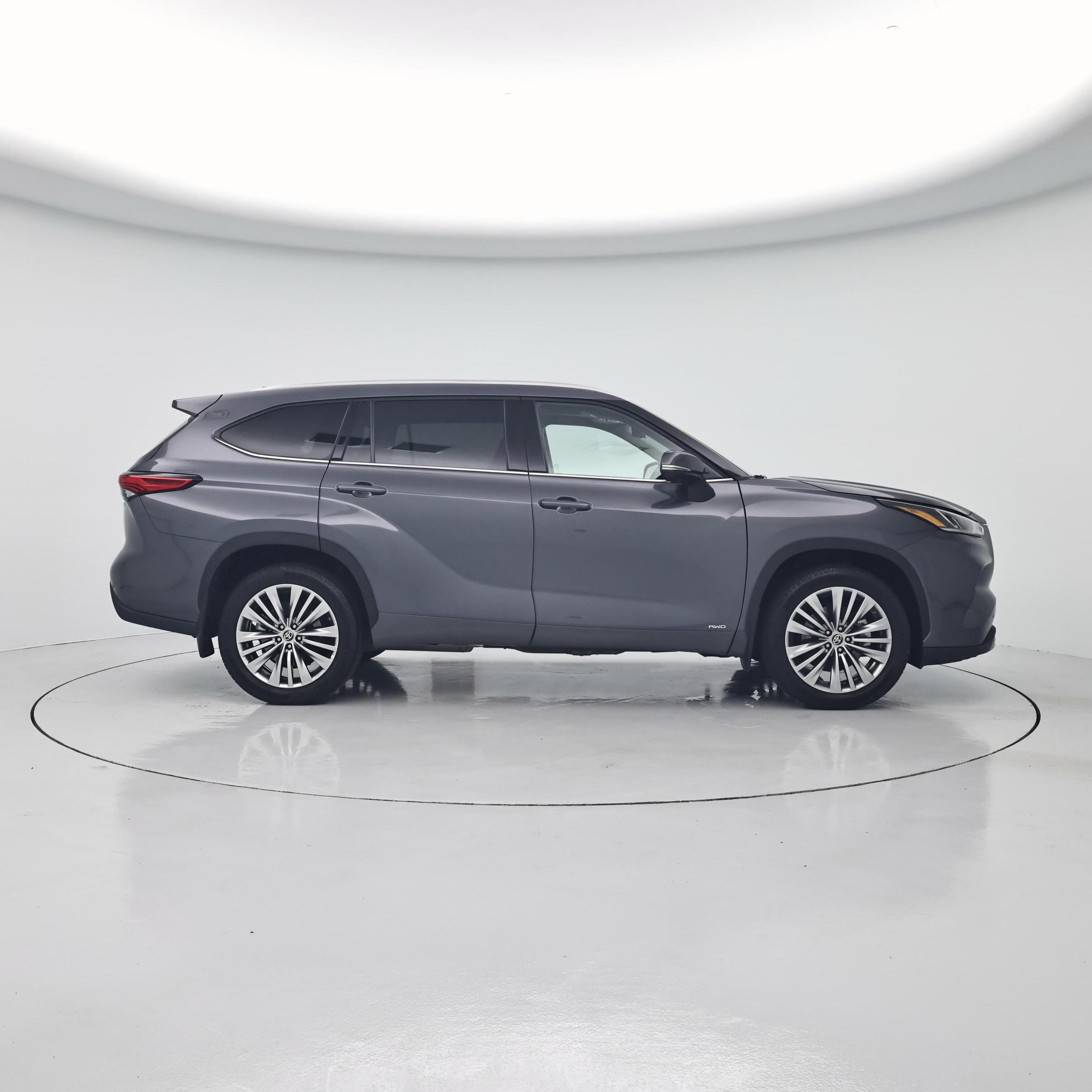 Thumbnail: 2023 Toyota Highlander - 7