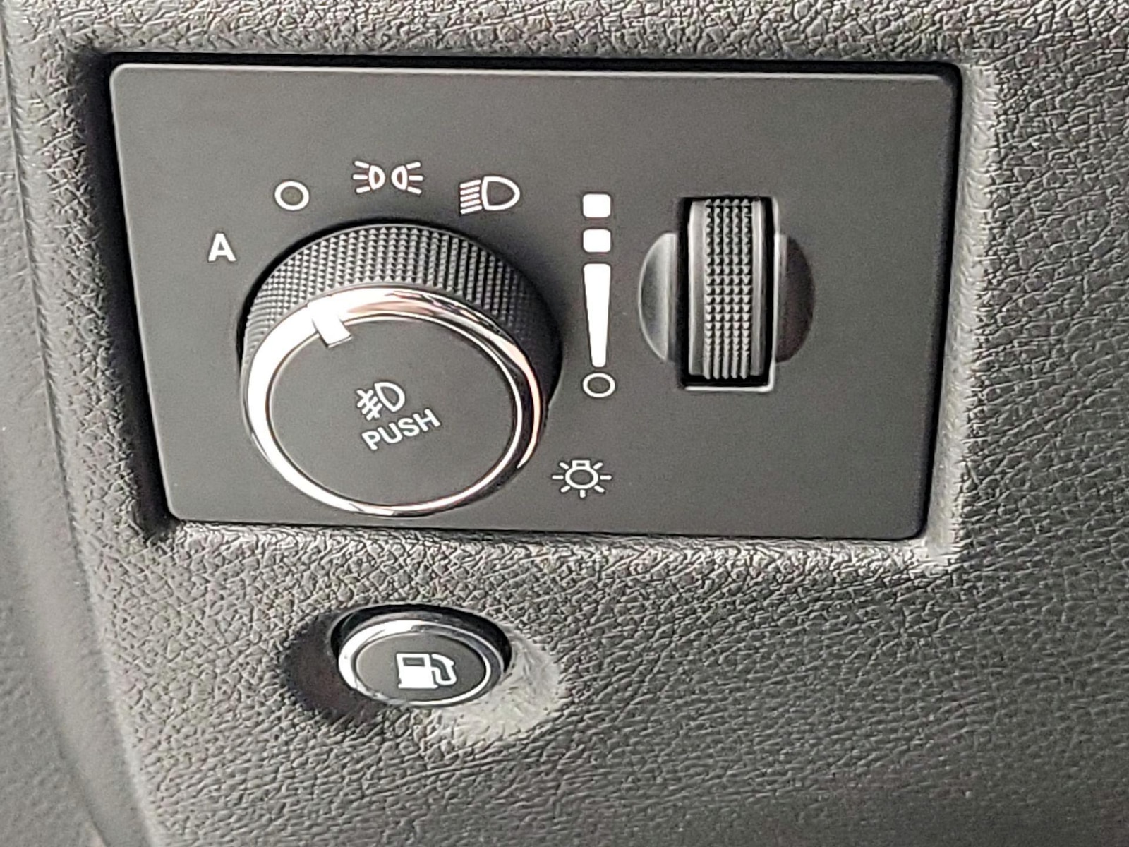 2020 Jeep Grand Cherokee Limited - Photo 14