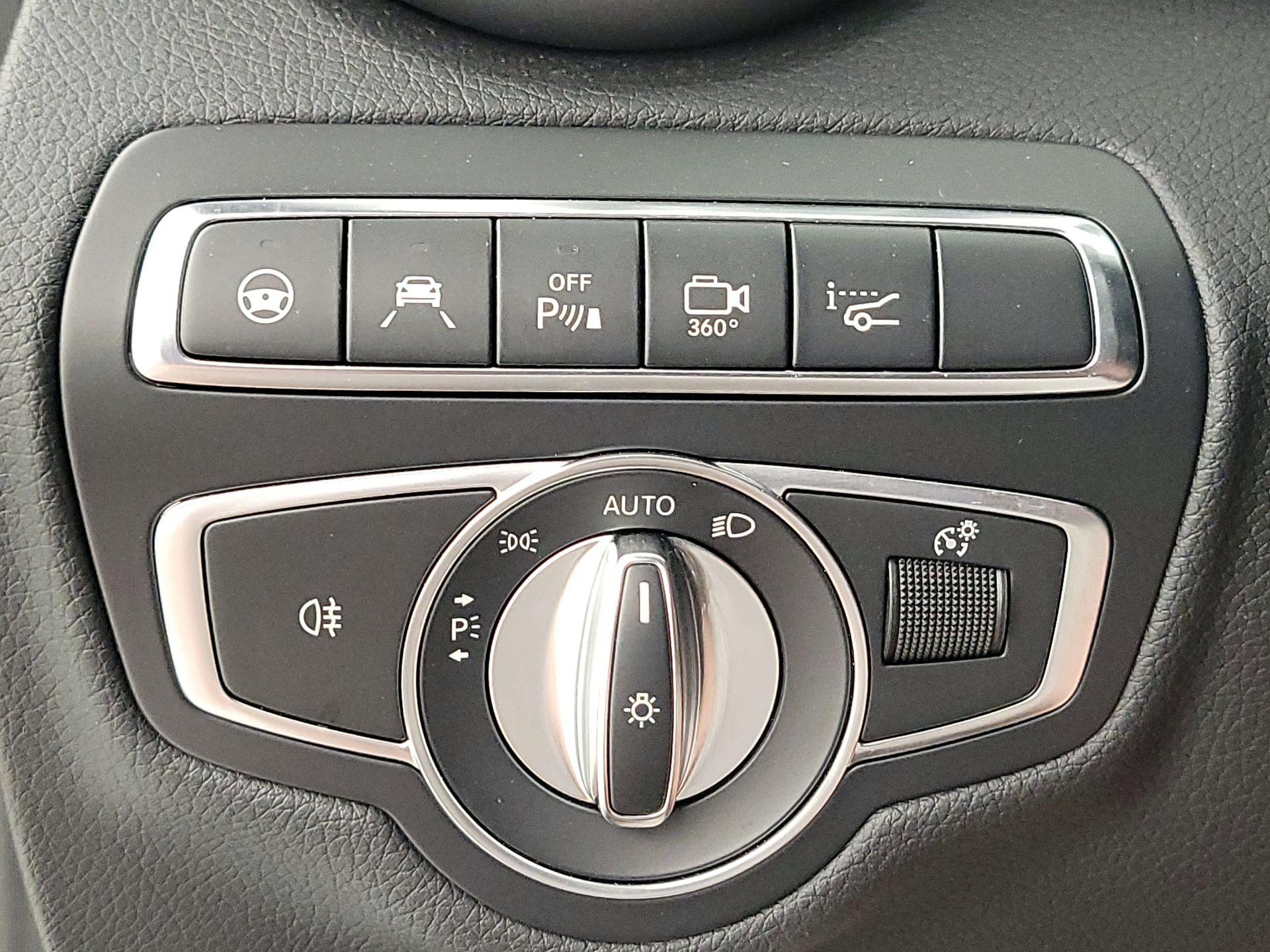 Thumbnail: 2017 Mercedes-Benz C-Class - 13