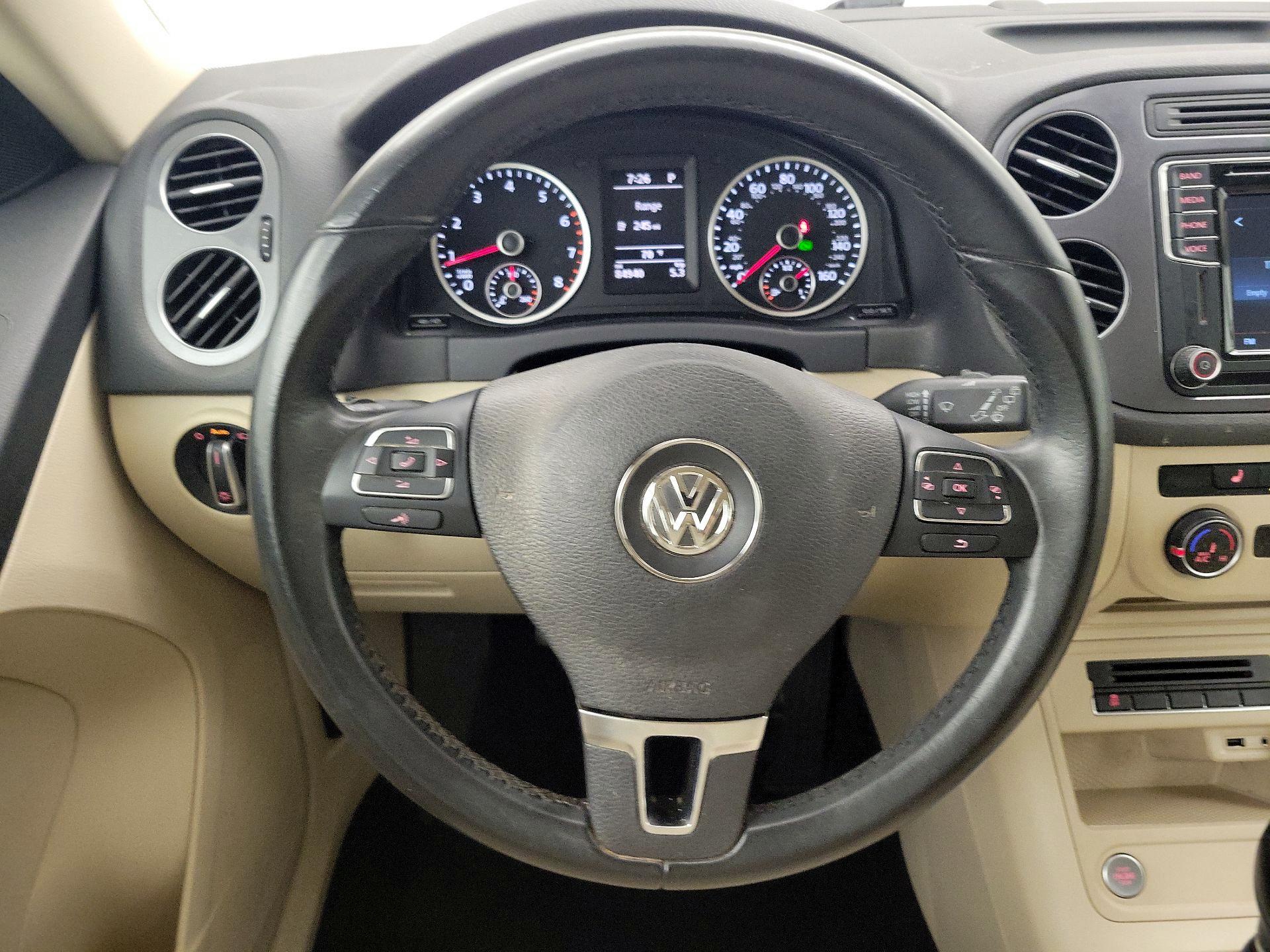 Thumbnail: 2017 Volkswagen Tiguan - 10