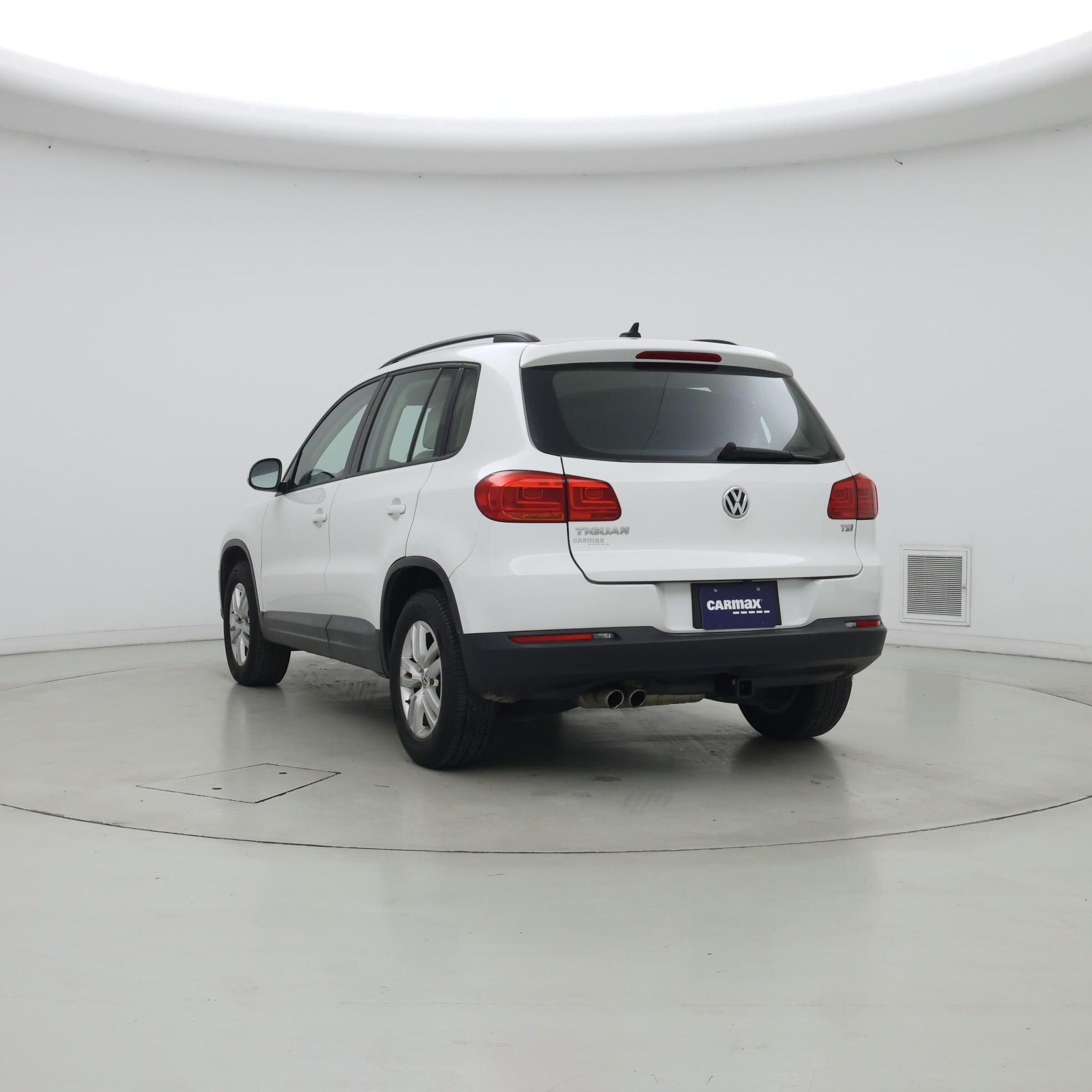 Thumbnail: 2017 Volkswagen Tiguan - 2