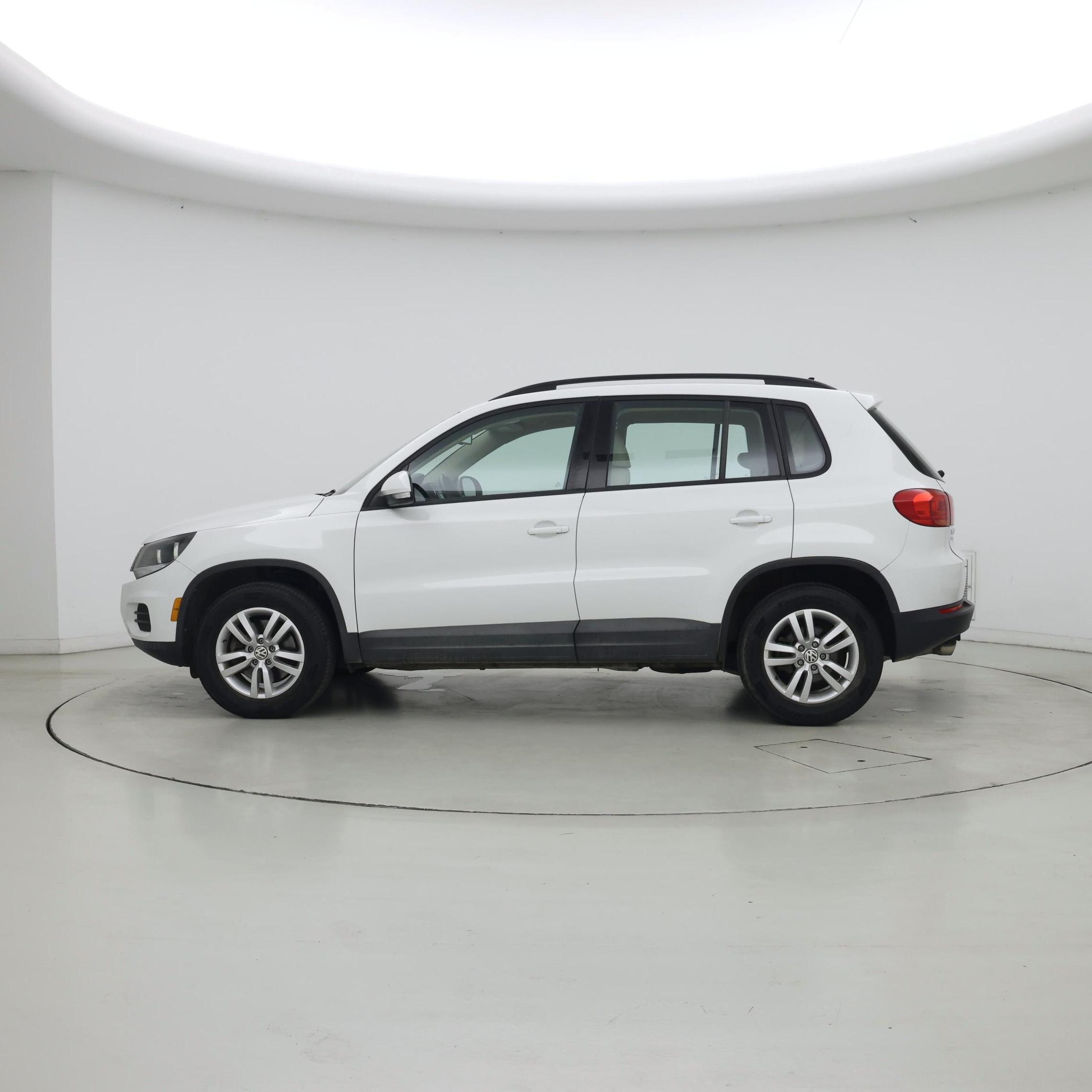 Thumbnail: 2017 Volkswagen Tiguan - 3