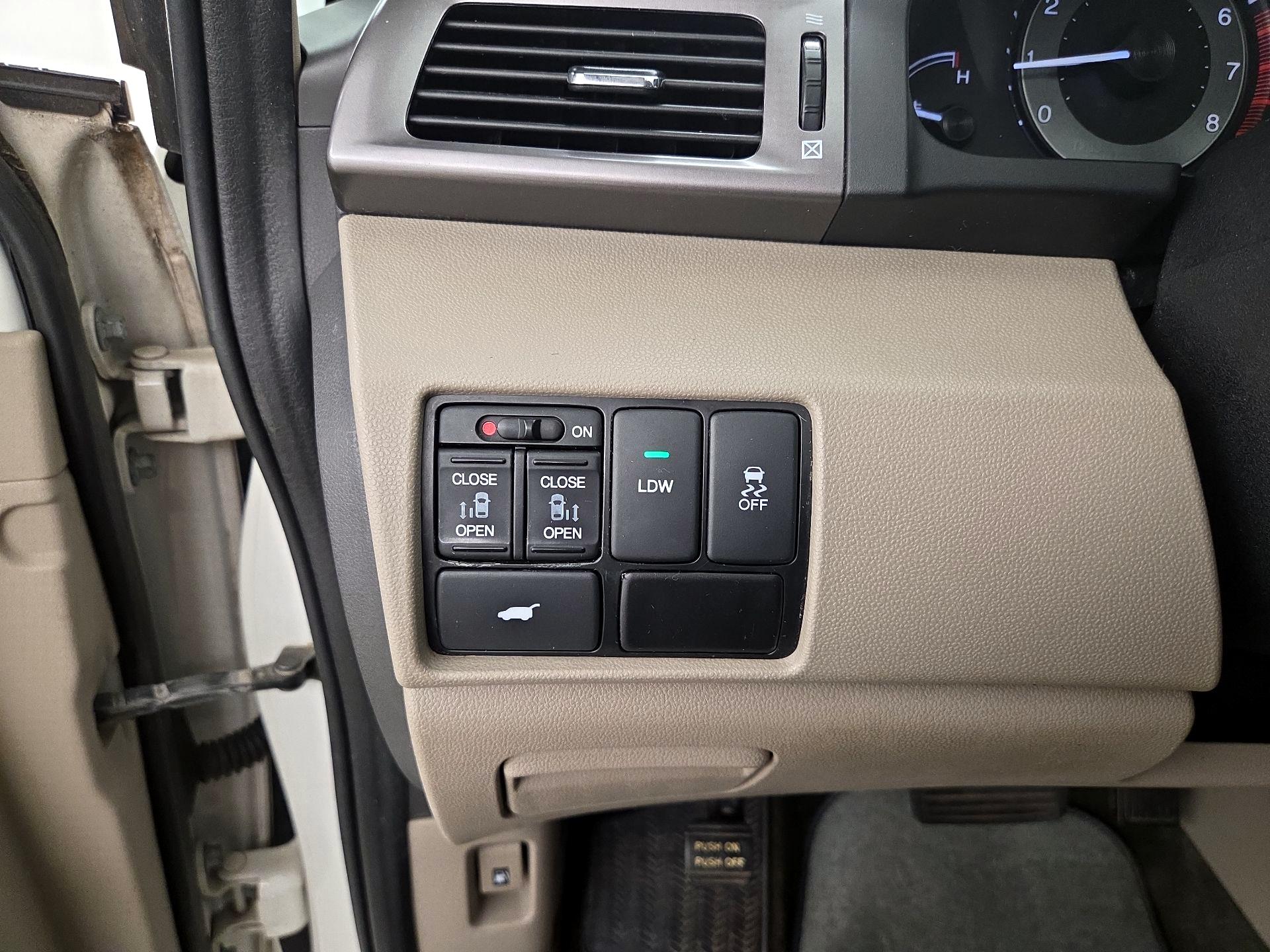 Thumbnail: 2015 Honda Odyssey - 13