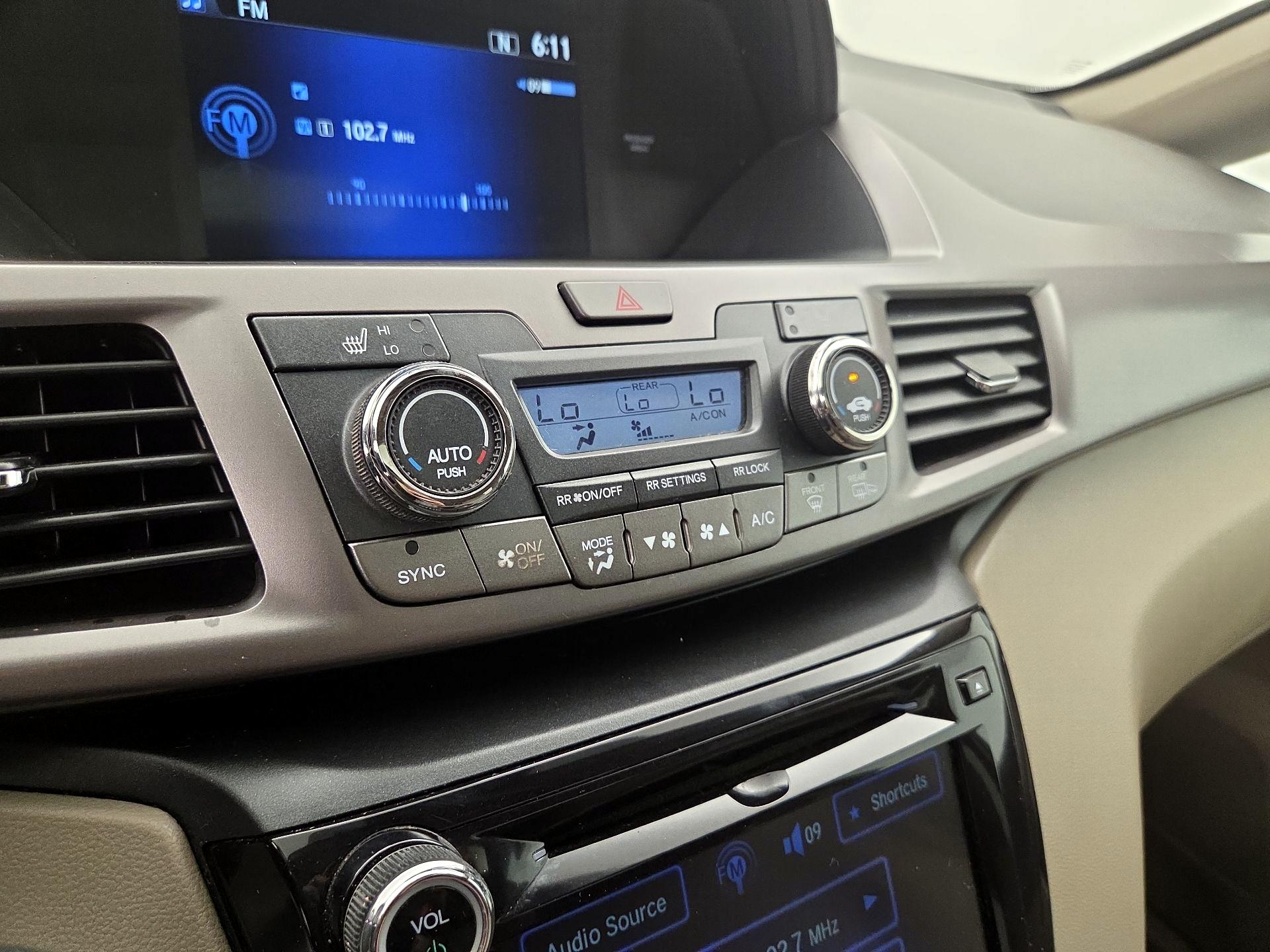 Thumbnail: 2015 Honda Odyssey - 16