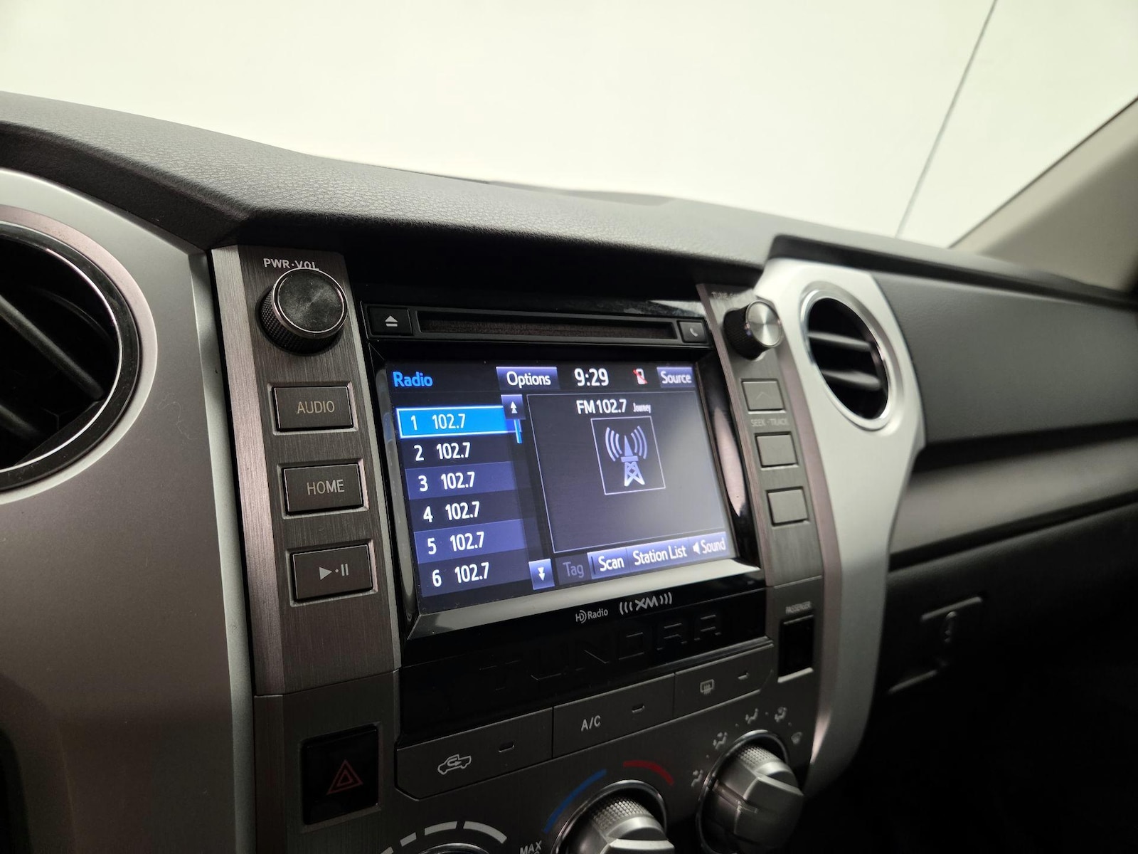 2015 Toyota Tundra SR5 - Photo 16