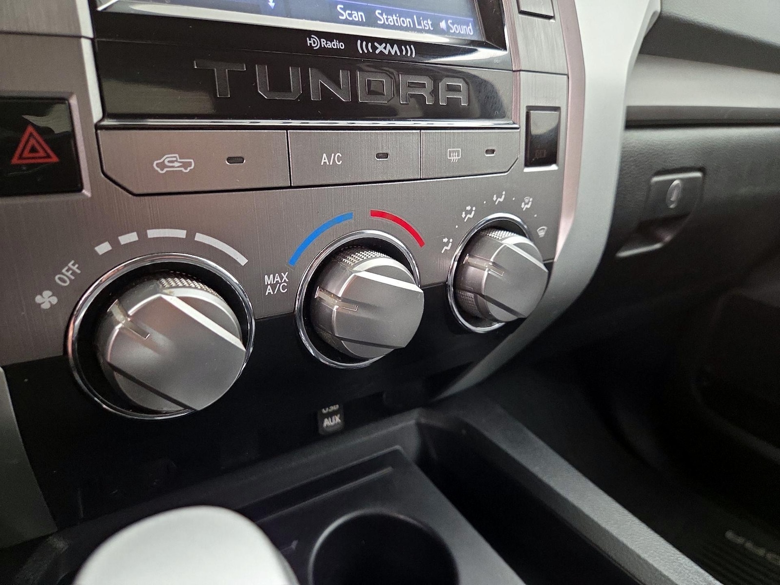 2015 Toyota Tundra SR5 - Photo 17