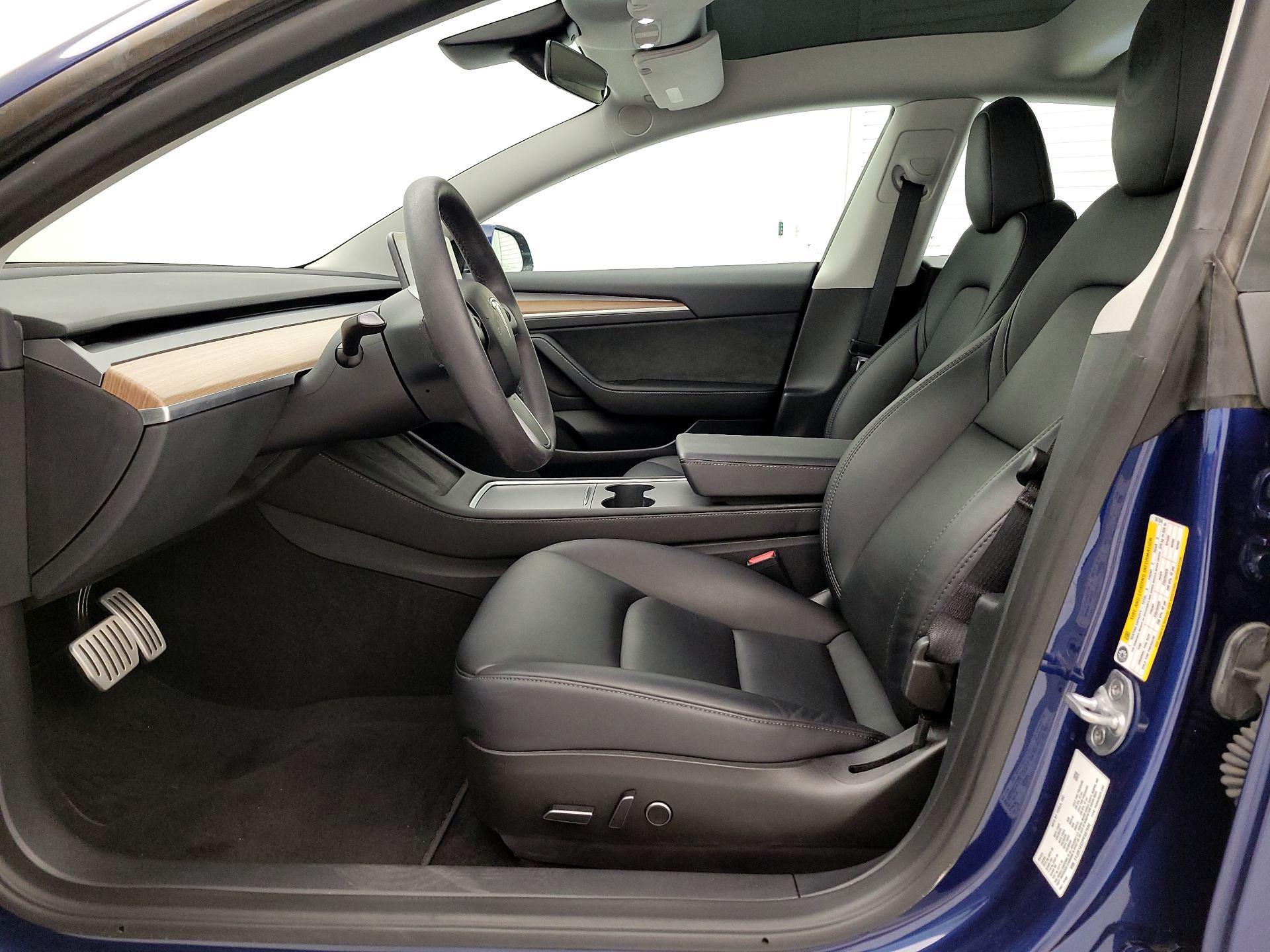 Thumbnail: 2023 Tesla Model 3 - 11