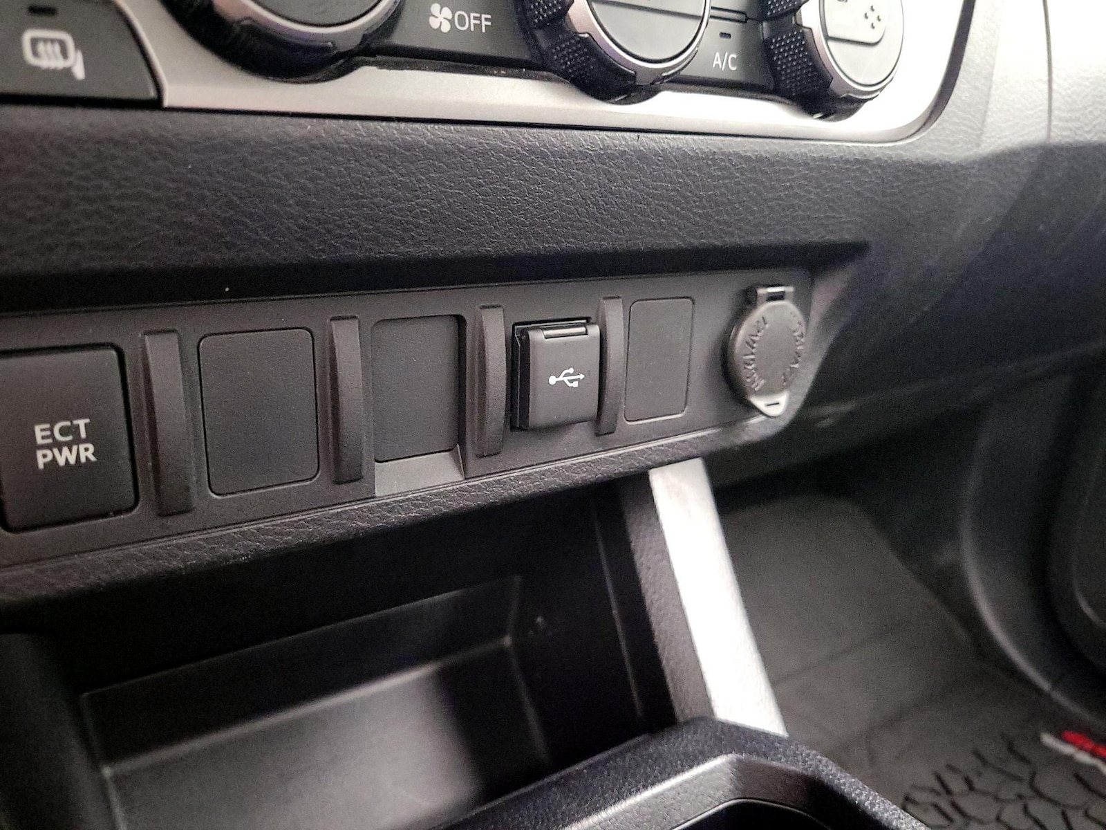 2022 Toyota Tacoma SR - Photo 19