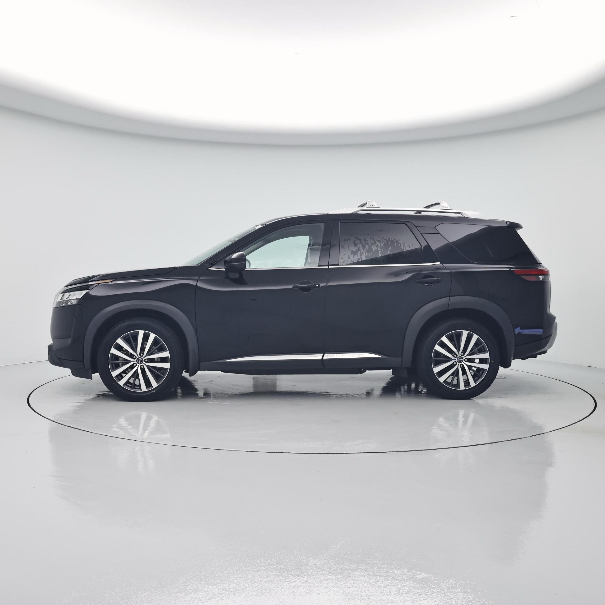 Thumbnail: 2022 Nissan Pathfinder - 3