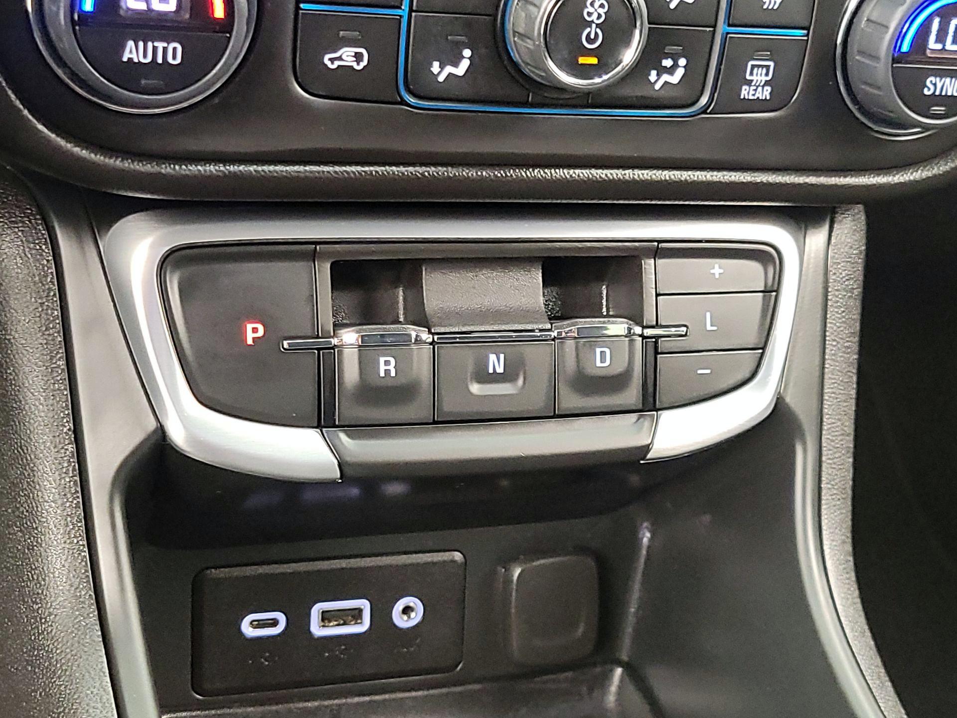 Thumbnail: 2022 GMC Terrain - 17