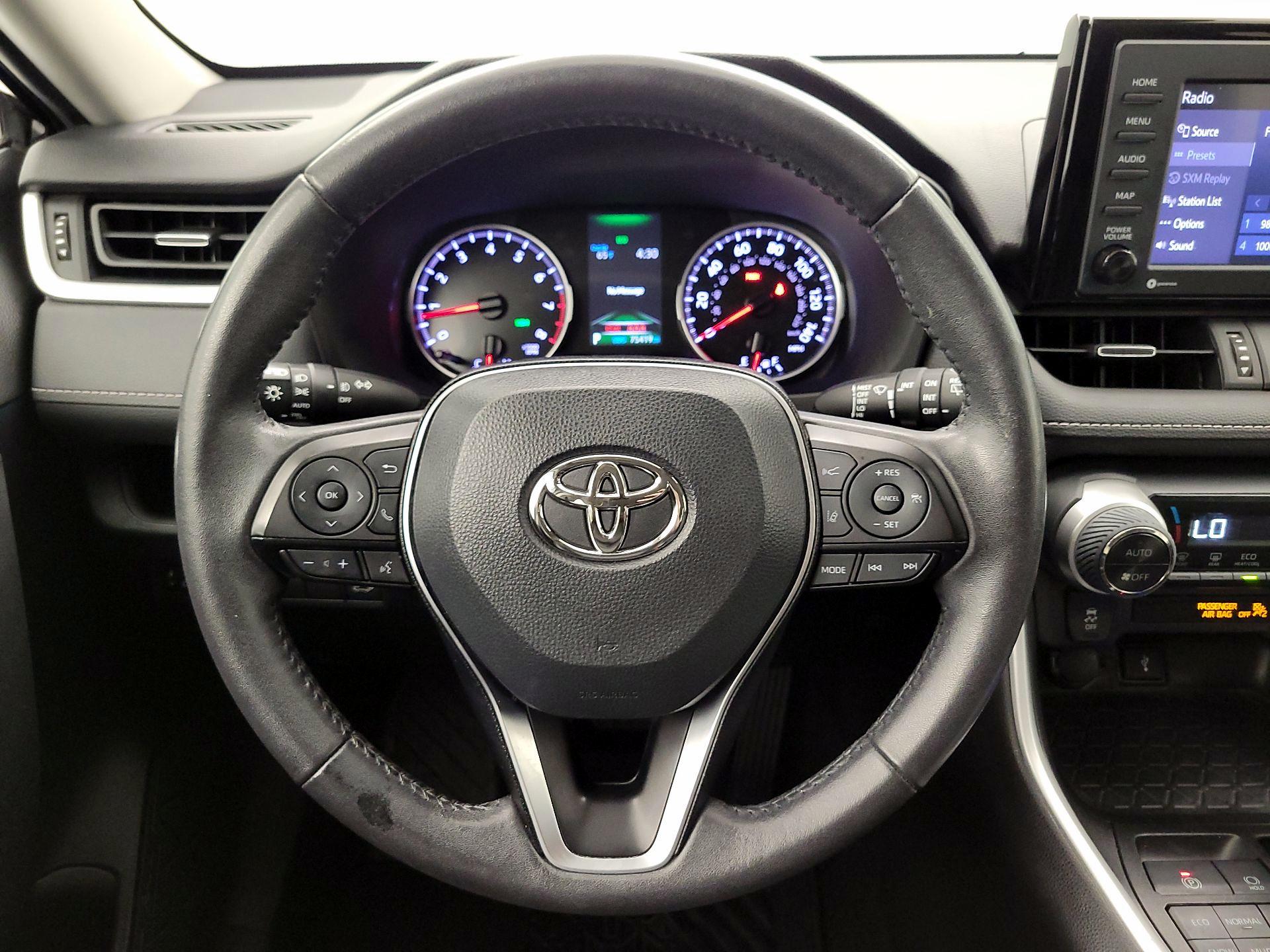 Thumbnail: 2022 Toyota RAV4 - 10