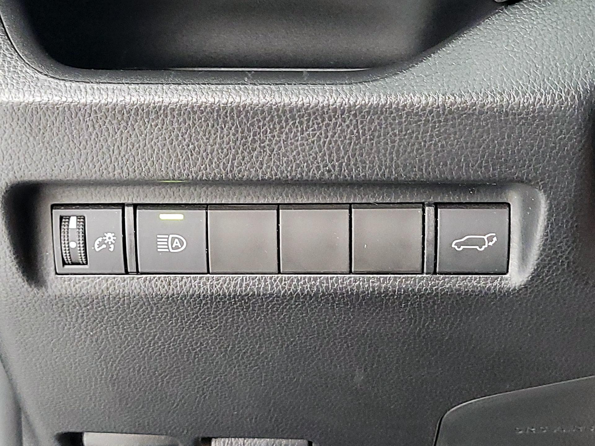 Thumbnail: 2022 Toyota RAV4 - 13