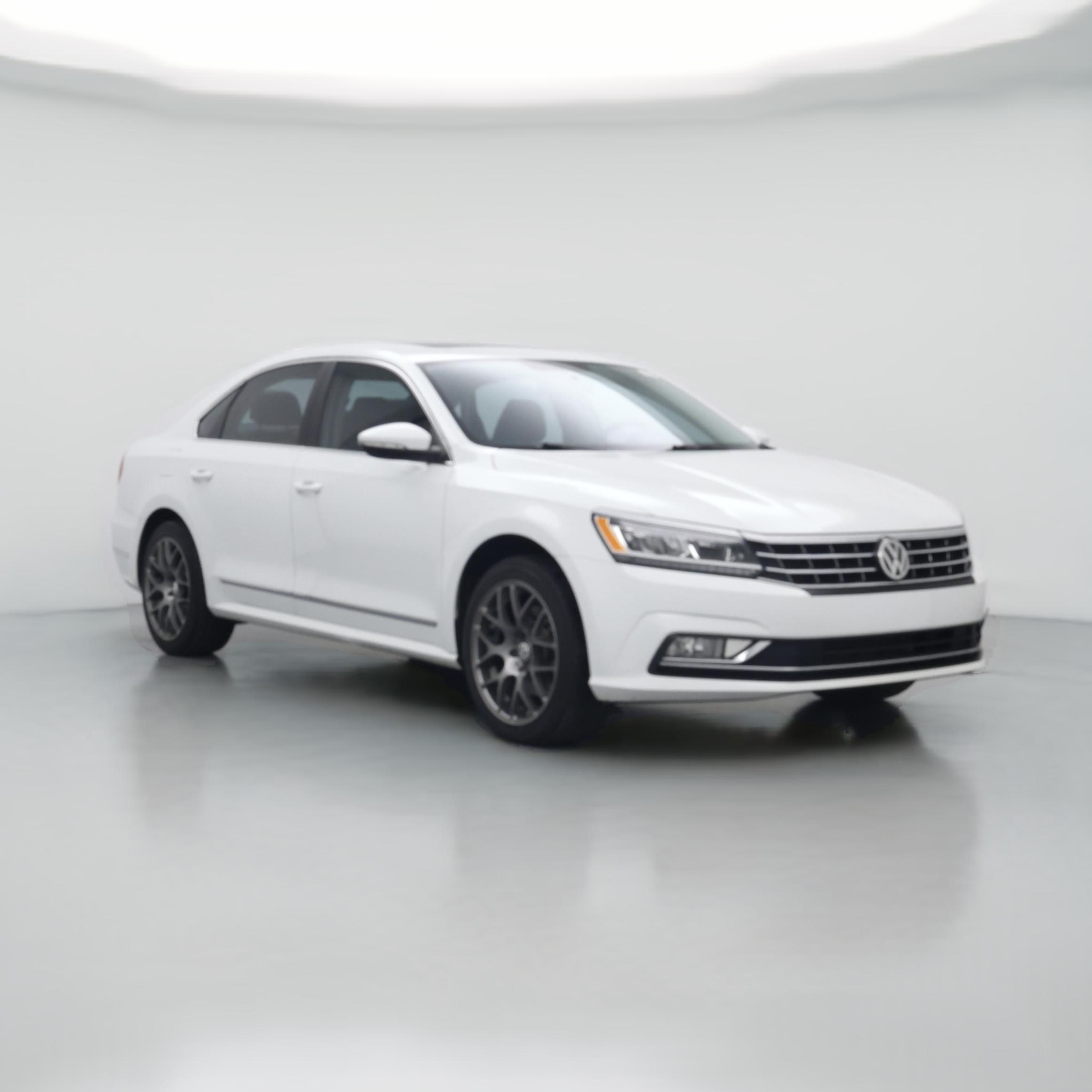 Thumbnail: 2017 Volkswagen Passat - 1