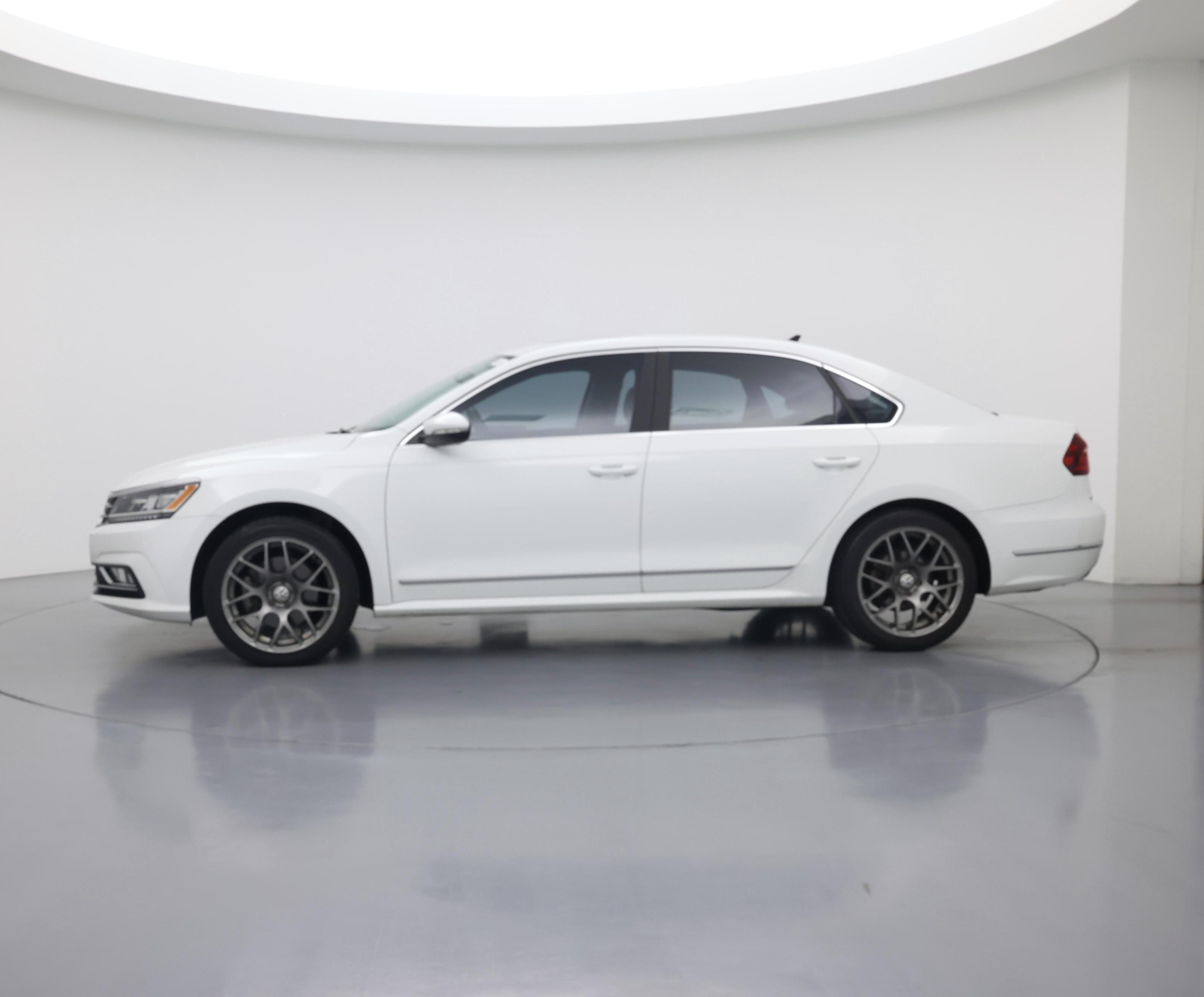 Thumbnail: 2017 Volkswagen Passat - 3