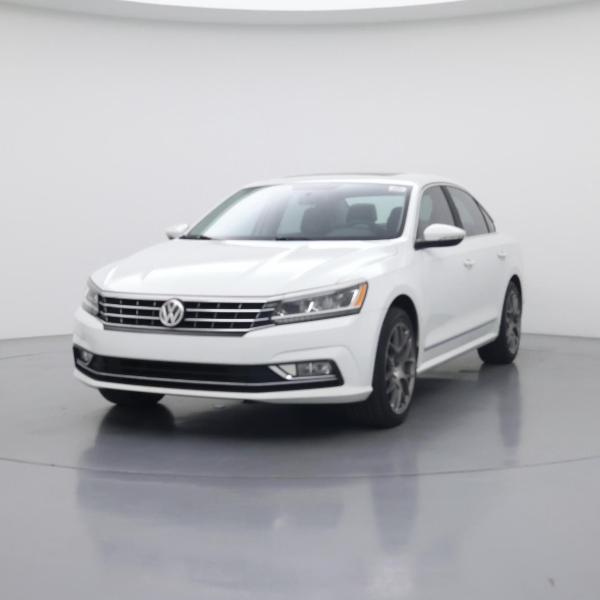 Thumbnail: 2017 Volkswagen Passat - 4