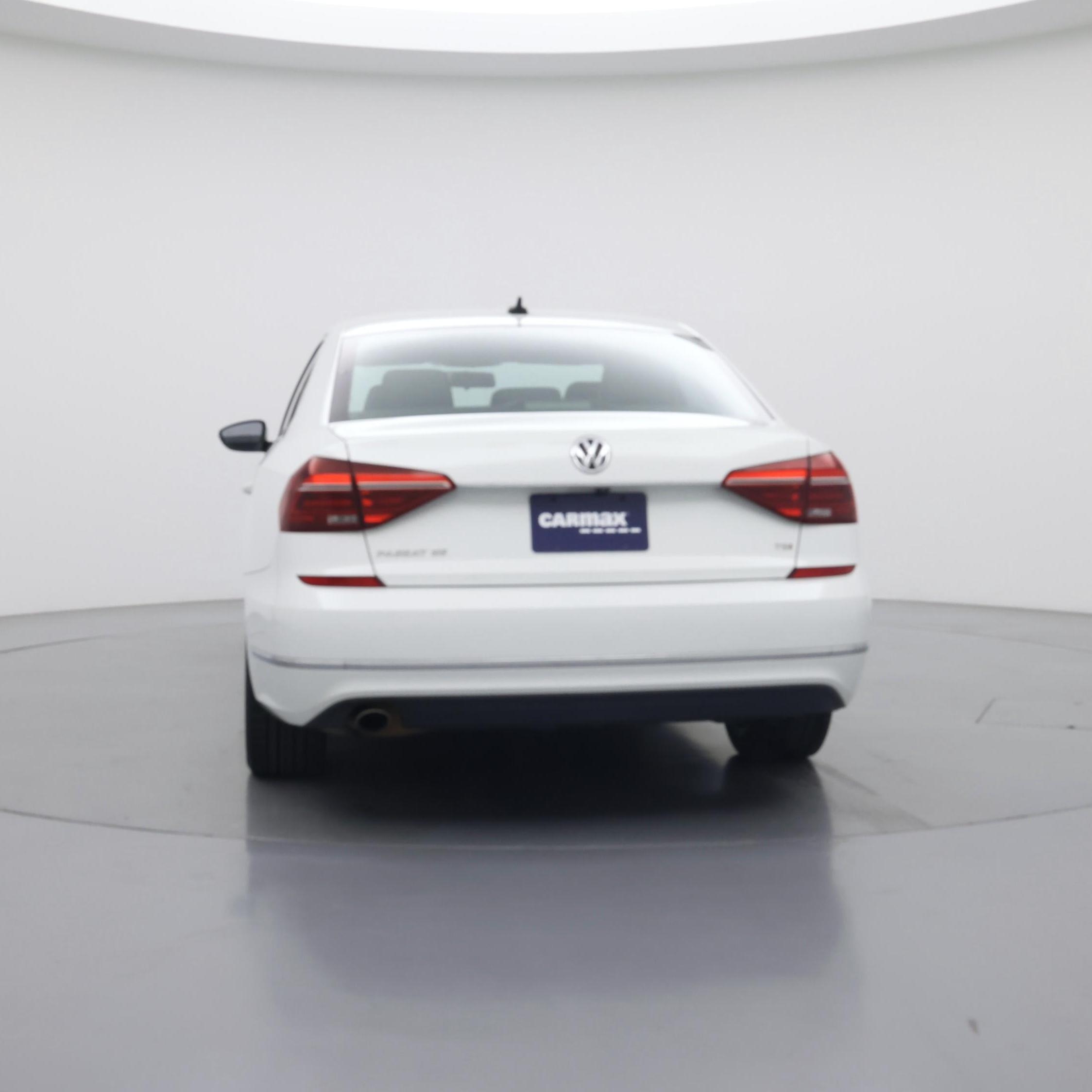 Thumbnail: 2017 Volkswagen Passat - 6
