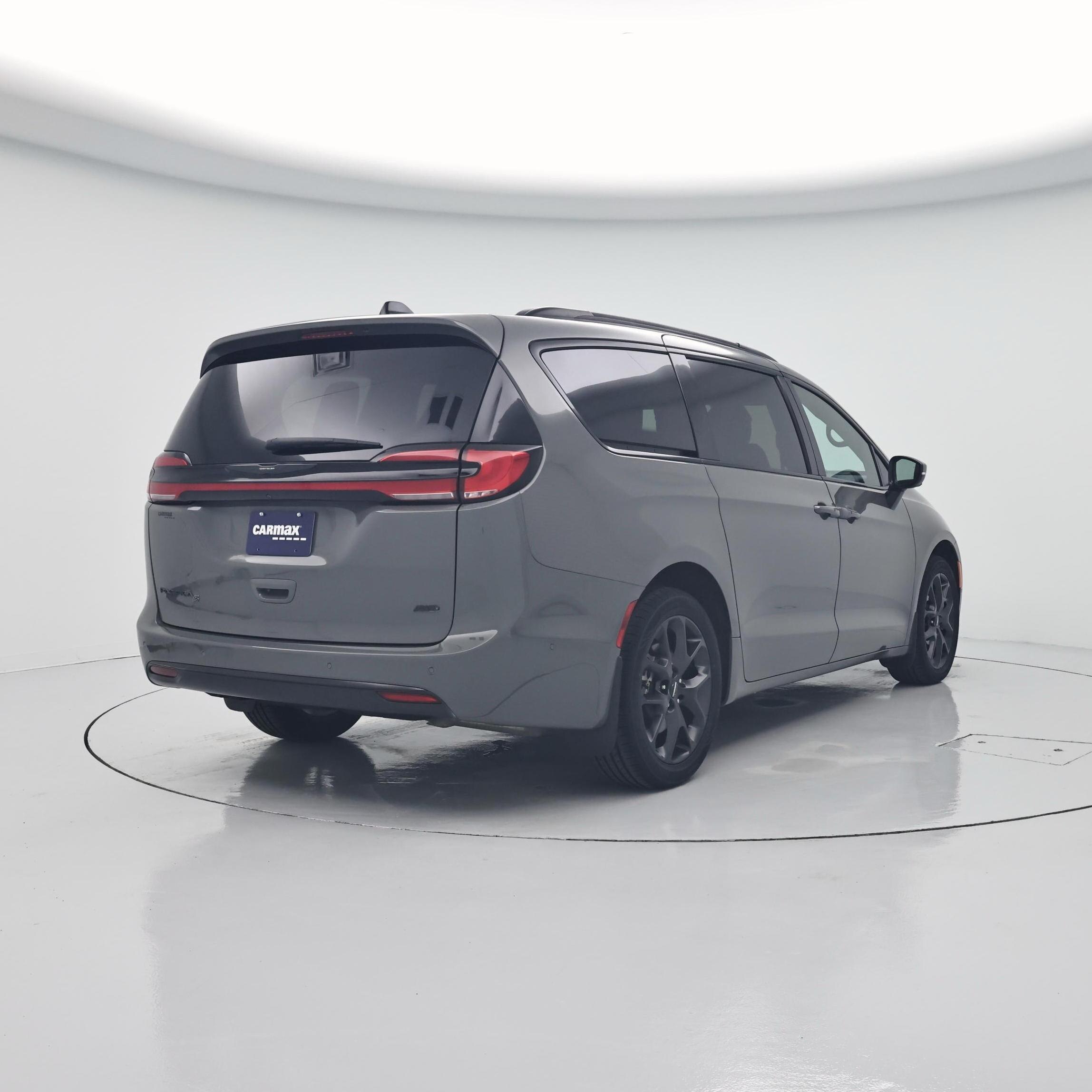 Thumbnail: 2023 Chrysler Pacifica - 8