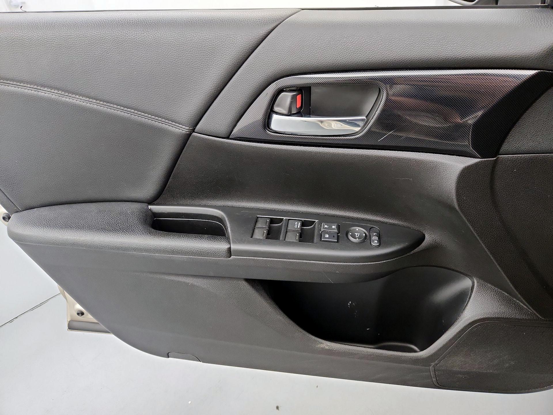 Thumbnail: 2014 Honda Accord - 12