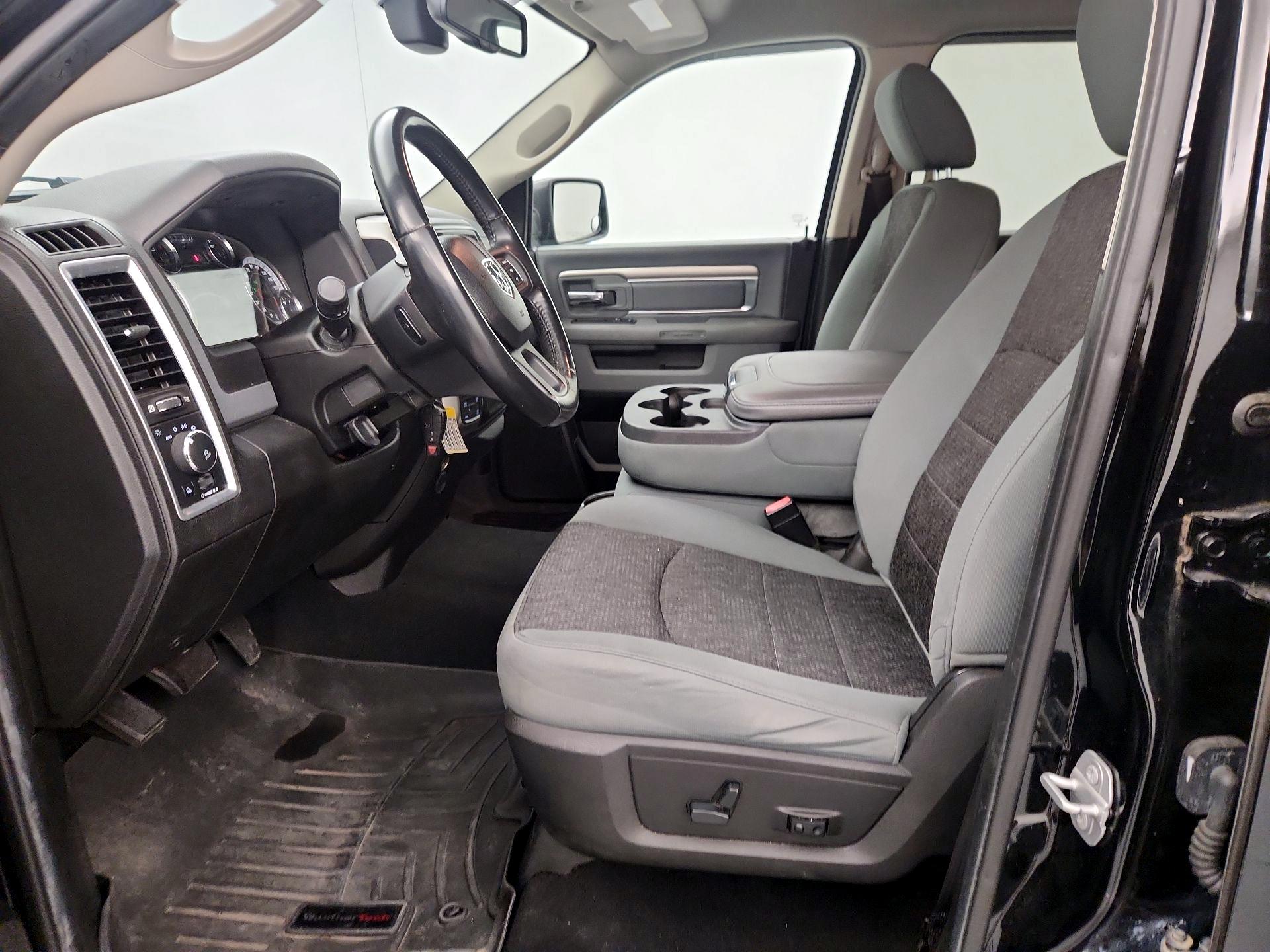 Thumbnail: 2019 RAM 1500 Classic - 11
