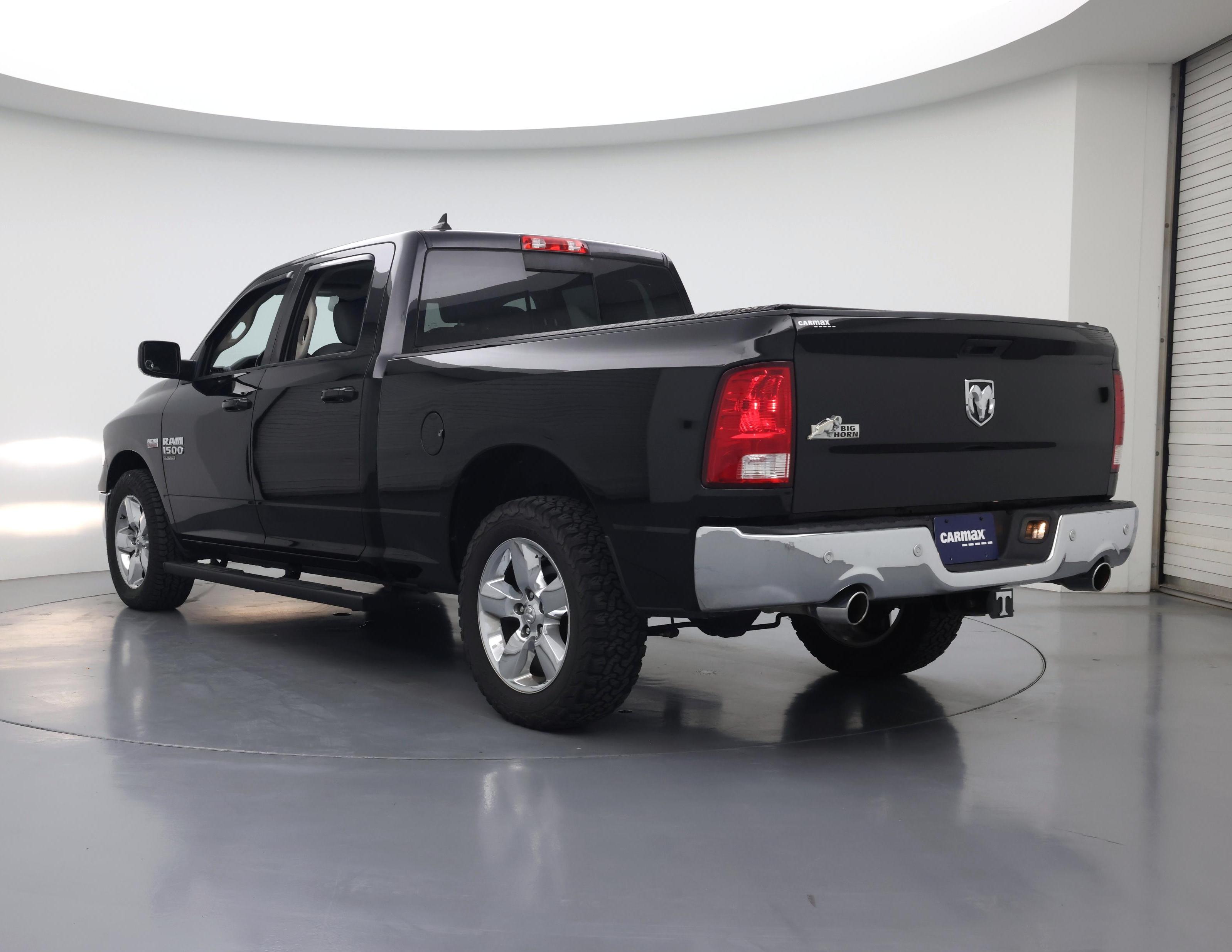 Thumbnail: 2019 RAM 1500 Classic - 2