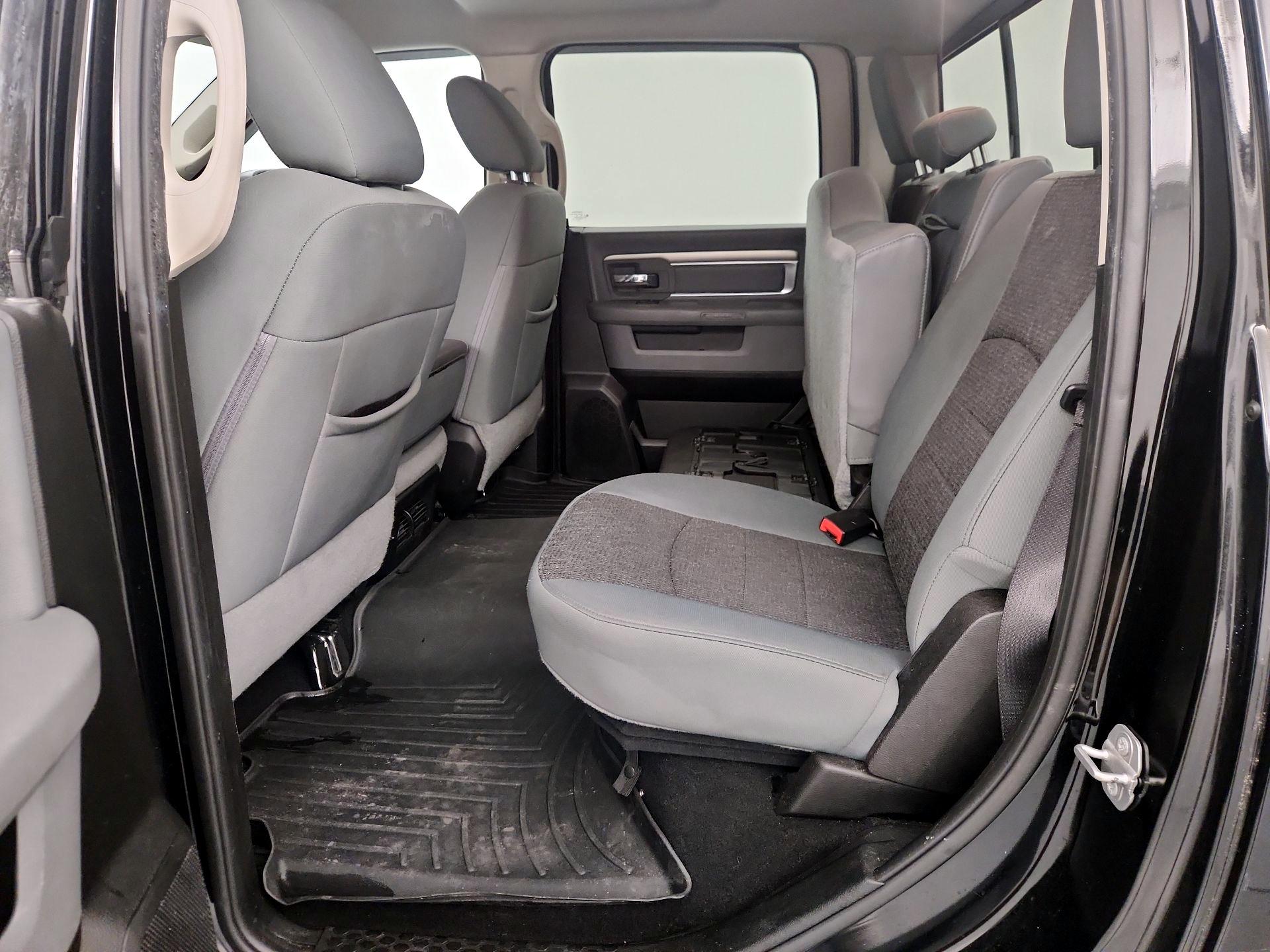 Thumbnail: 2019 RAM 1500 Classic - 19