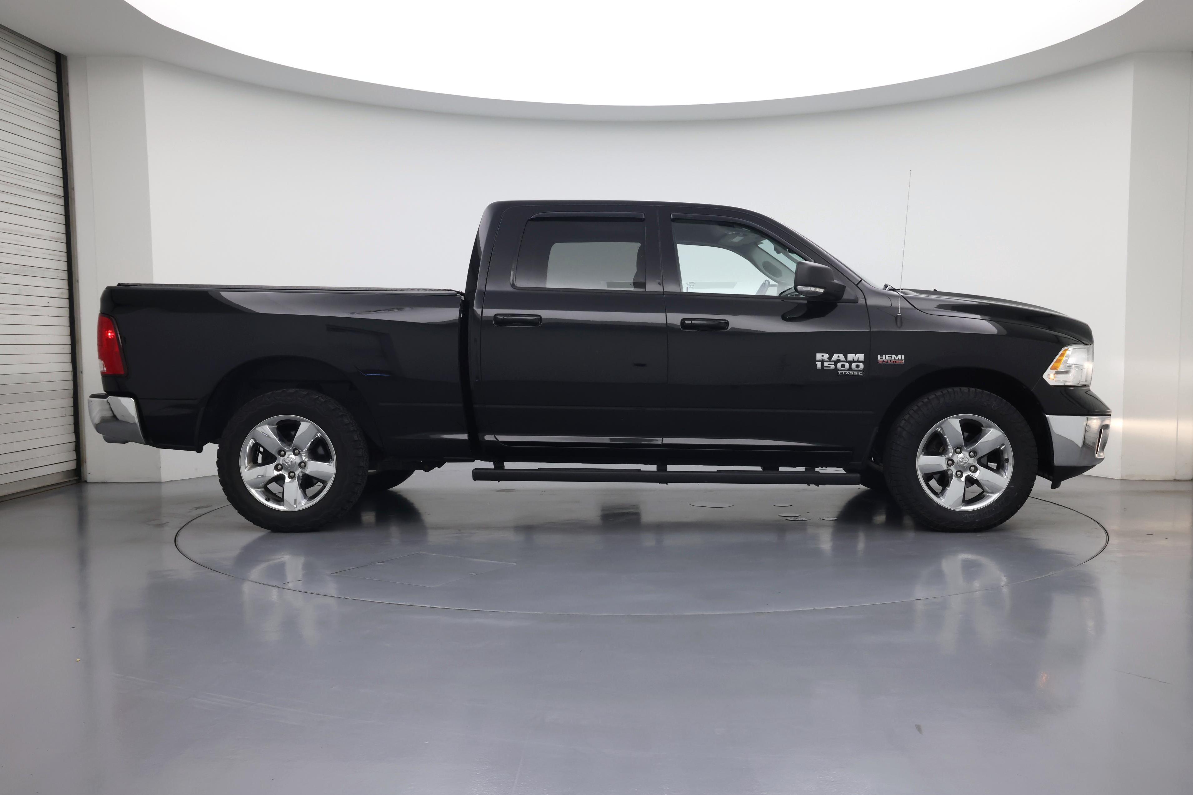 Thumbnail: 2019 RAM 1500 Classic - 7