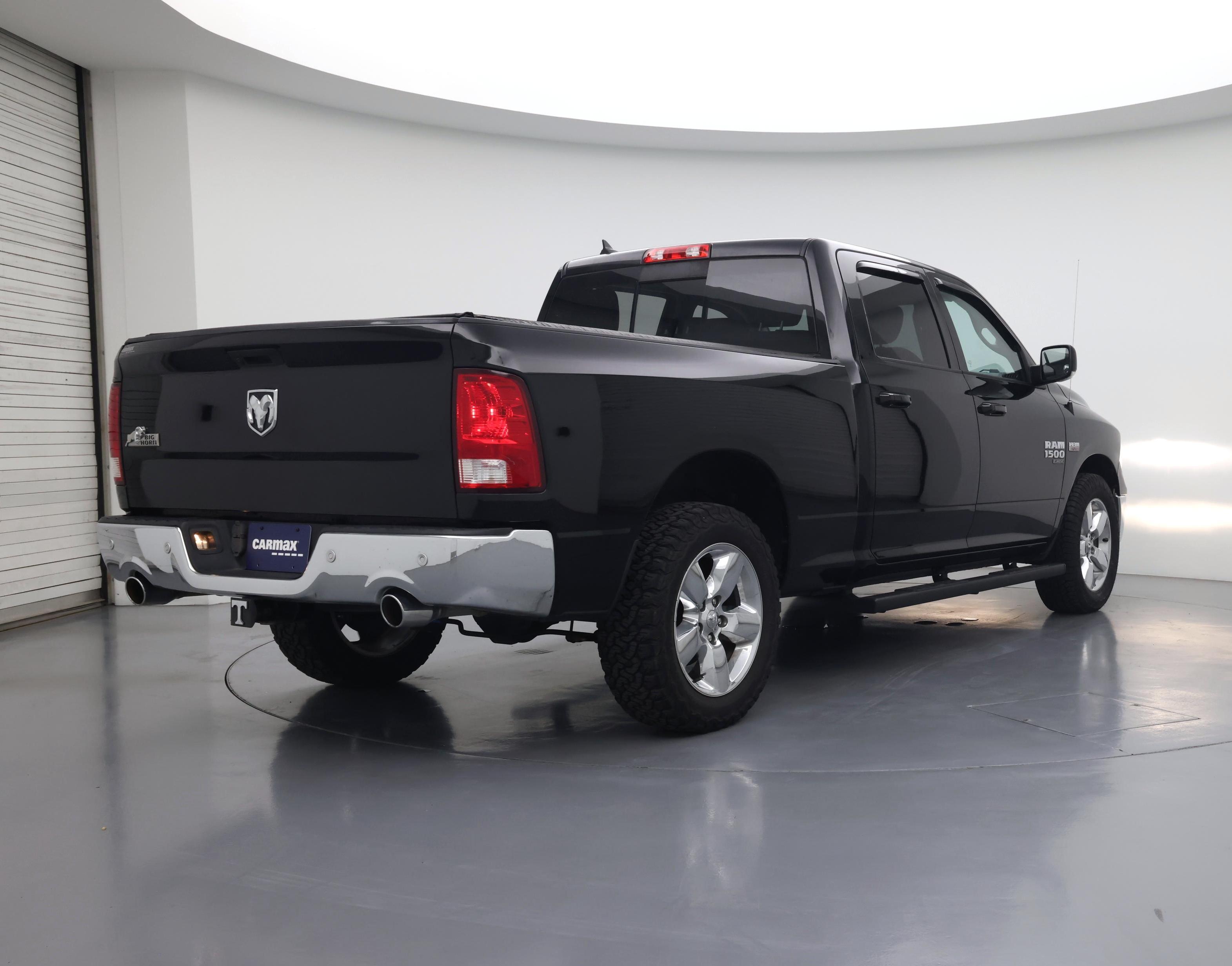 Thumbnail: 2019 RAM 1500 Classic - 8