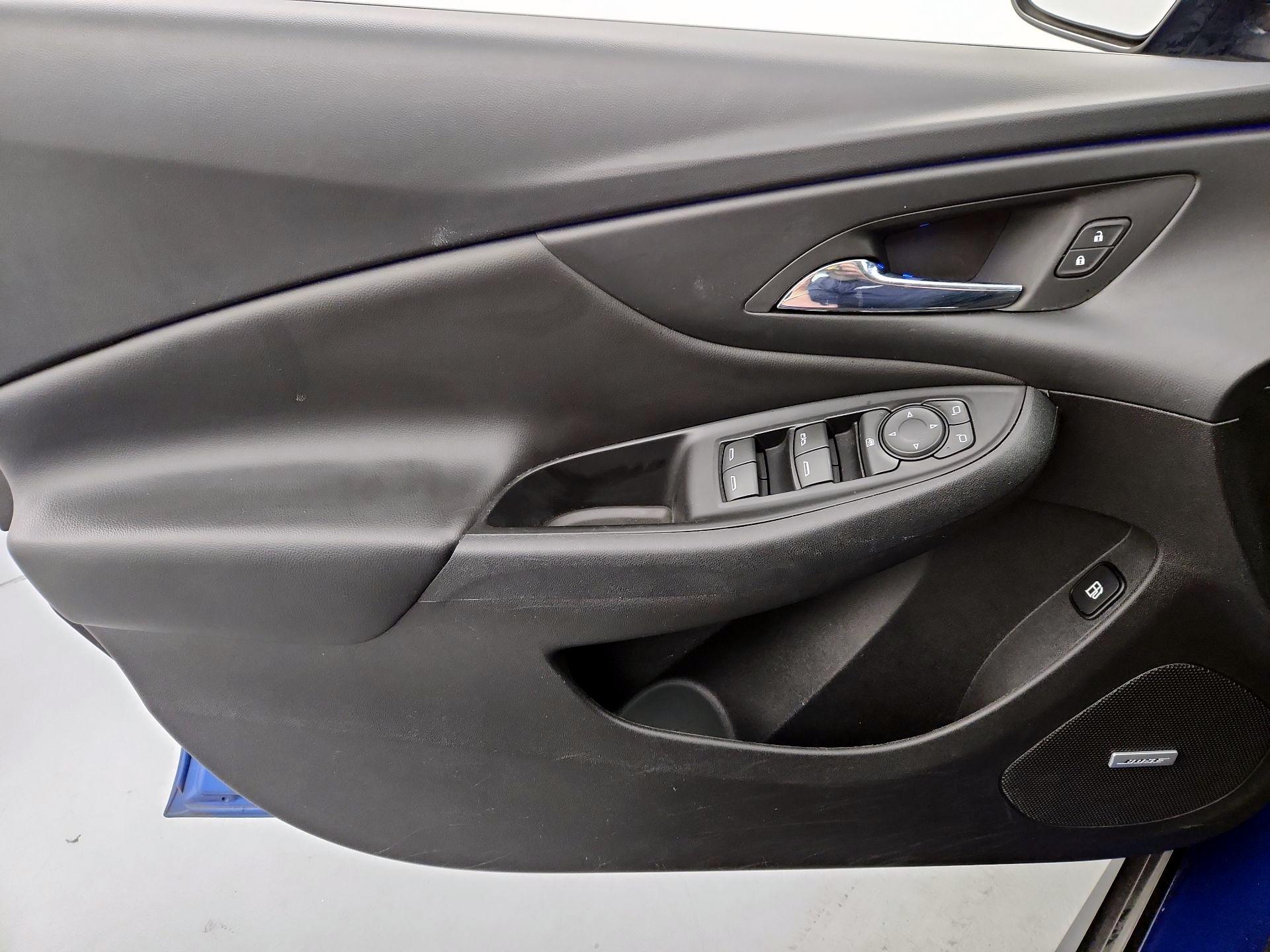 Thumbnail: 2016 Chevrolet Volt - 12