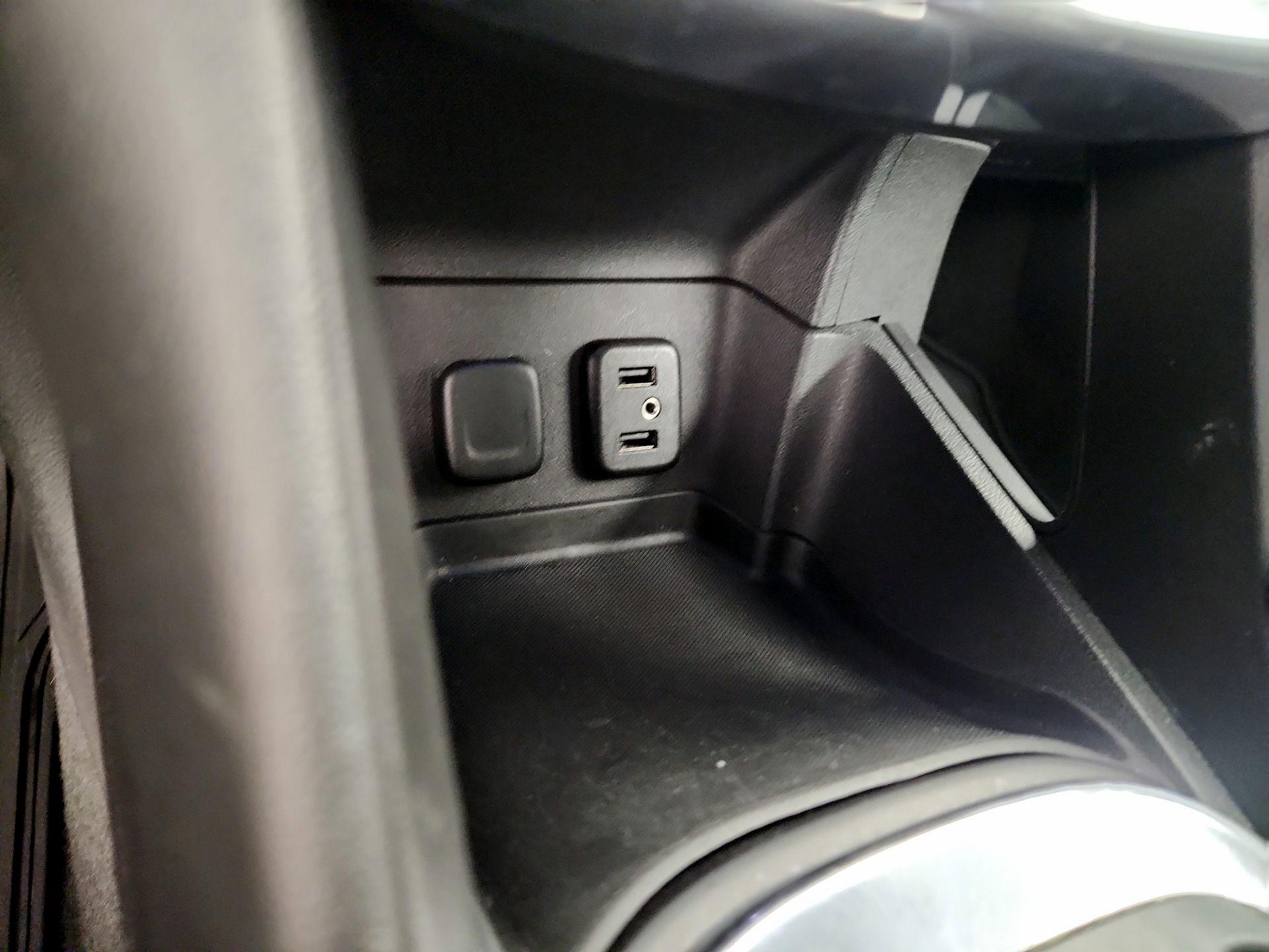 Thumbnail: 2016 Chevrolet Volt - 19