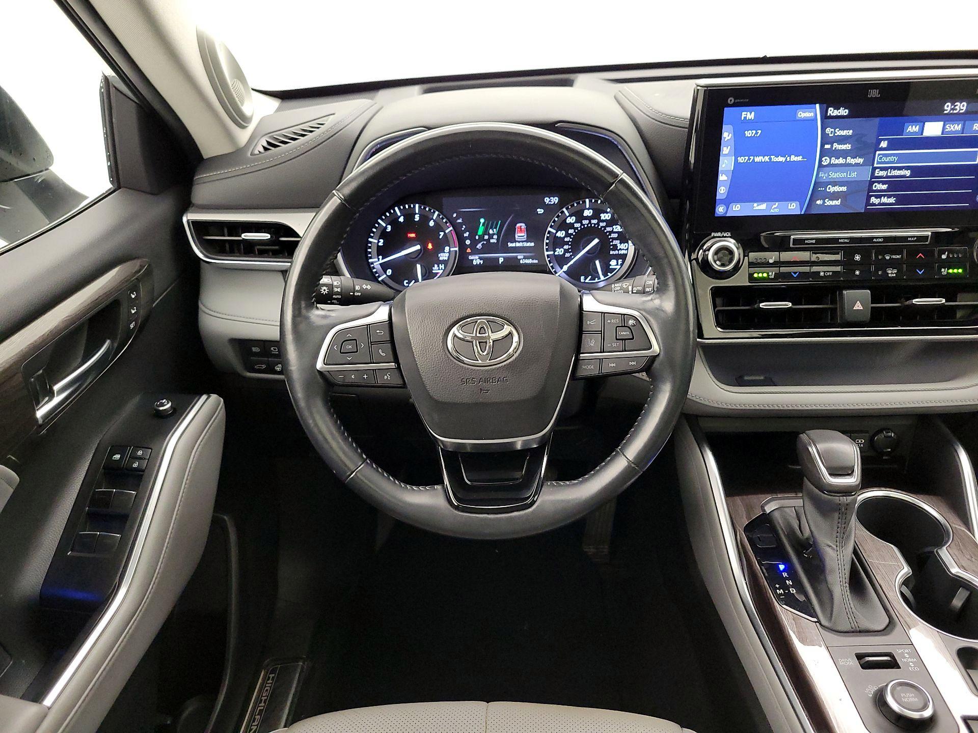 Thumbnail: 2021 Toyota Highlander - 10