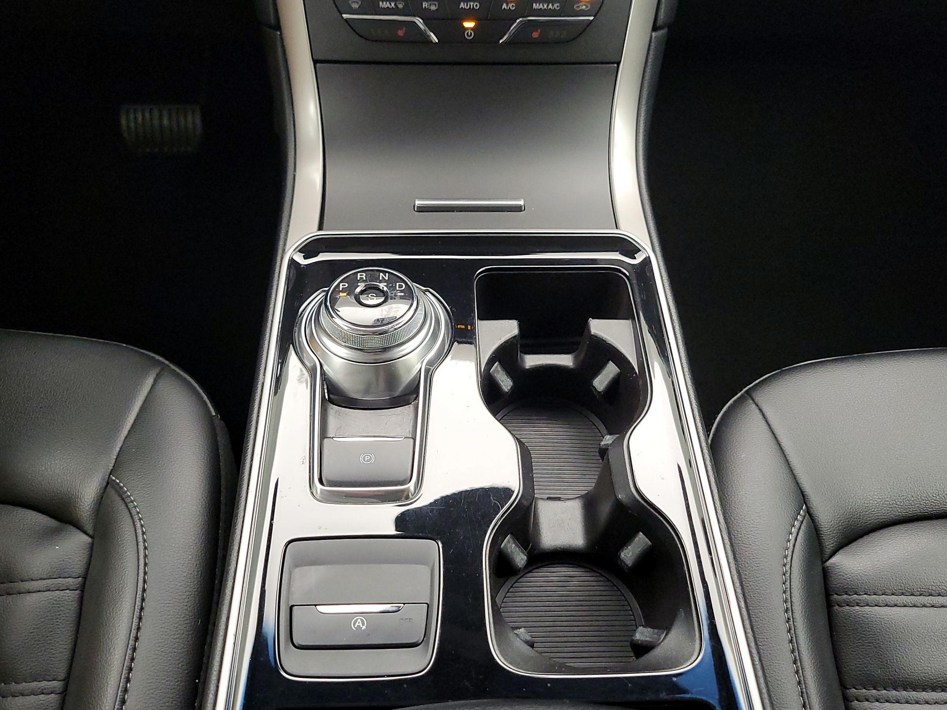Thumbnail: 2019 Ford Edge - 17