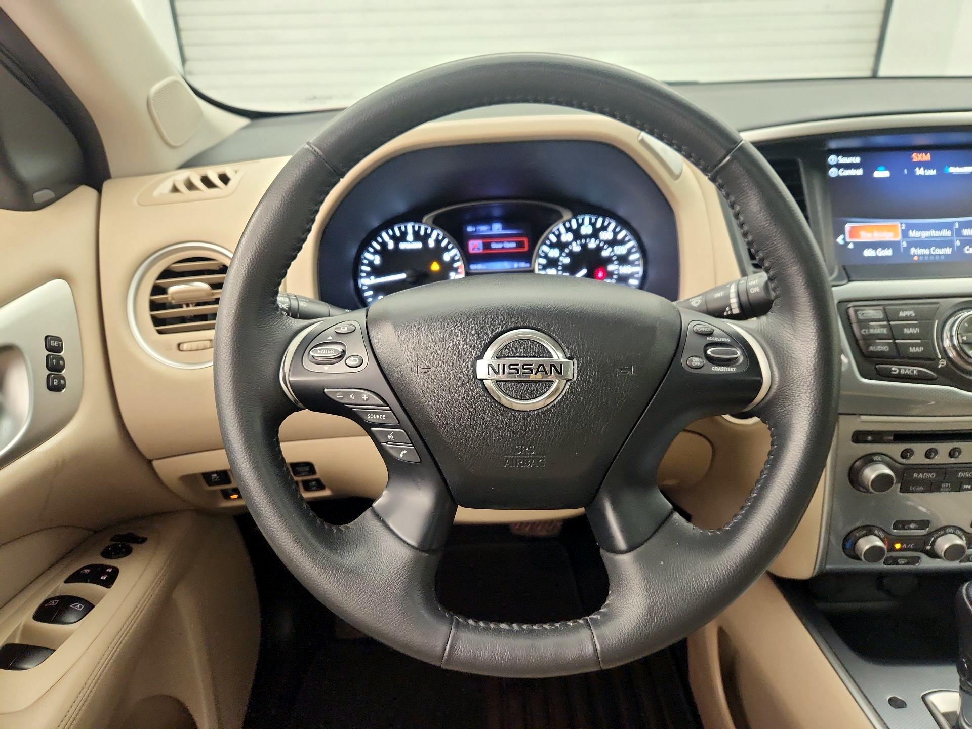 Thumbnail: 2017 Nissan Pathfinder - 10