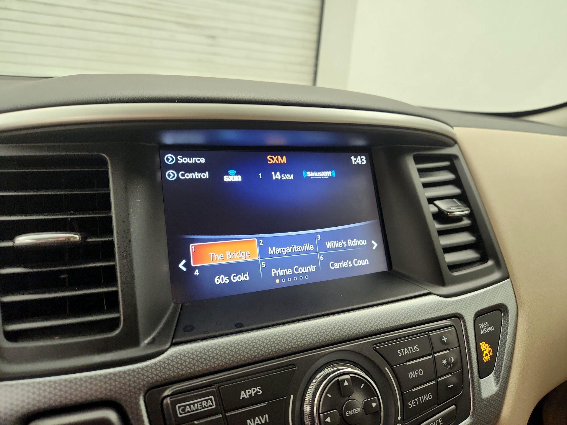 Thumbnail: 2017 Nissan Pathfinder - 16