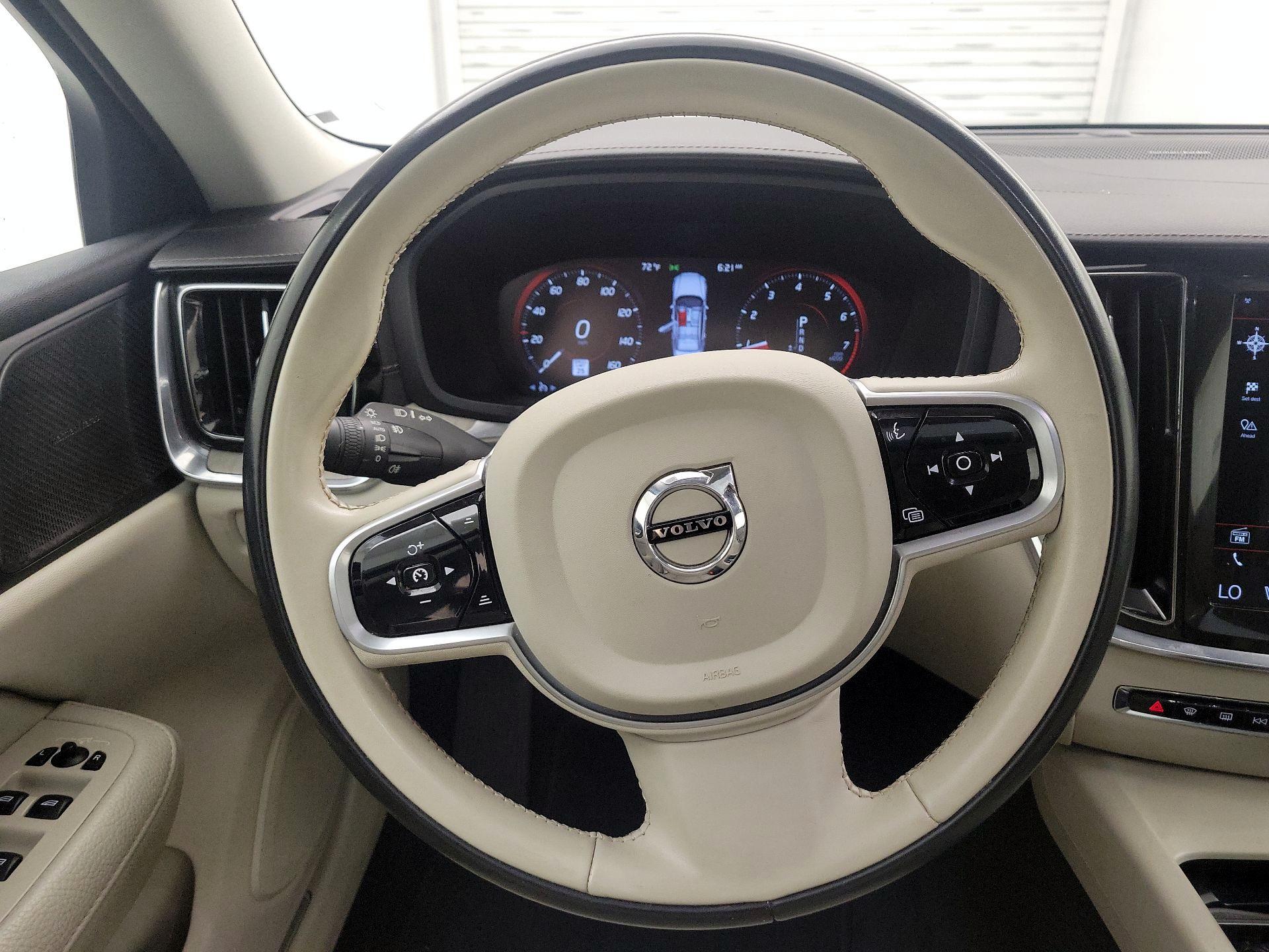 Thumbnail: 2020 Volvo S60 - 10
