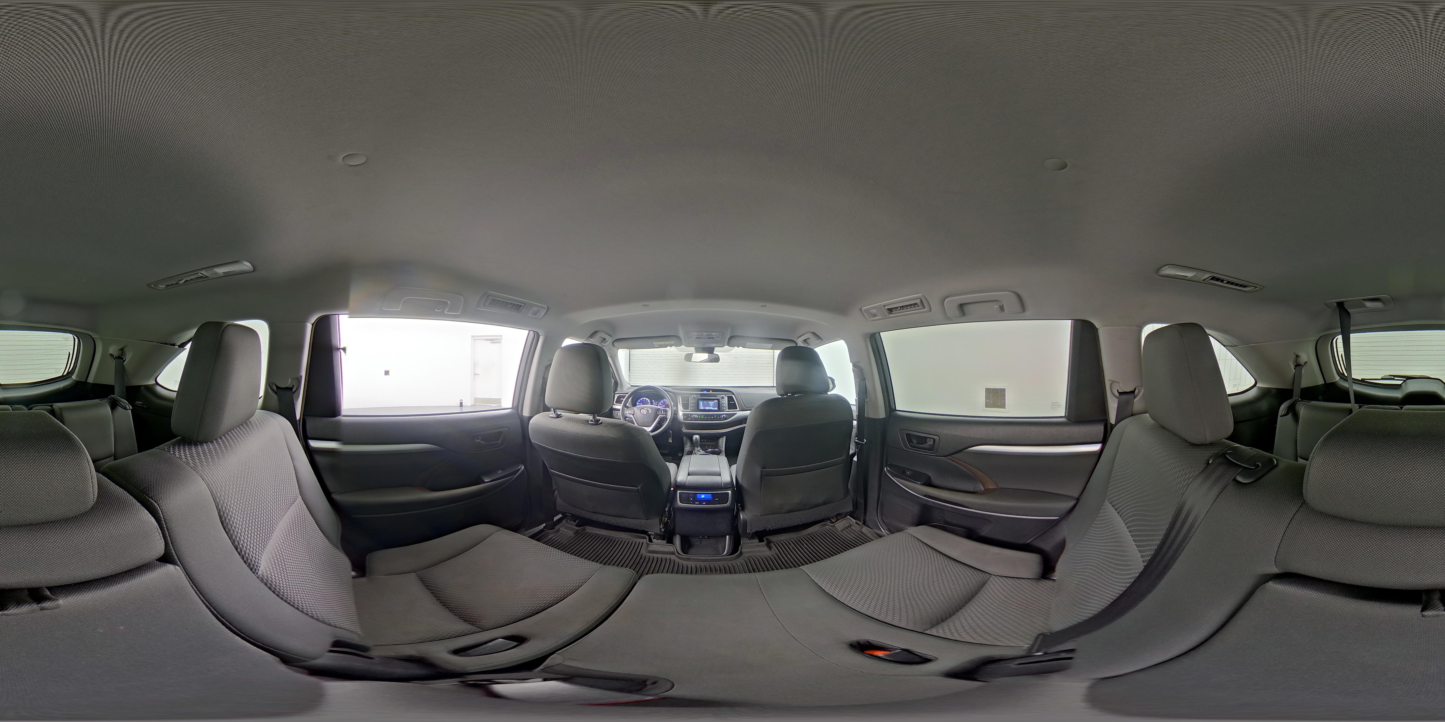 2017 Toyota Highlander LE - Photo 27