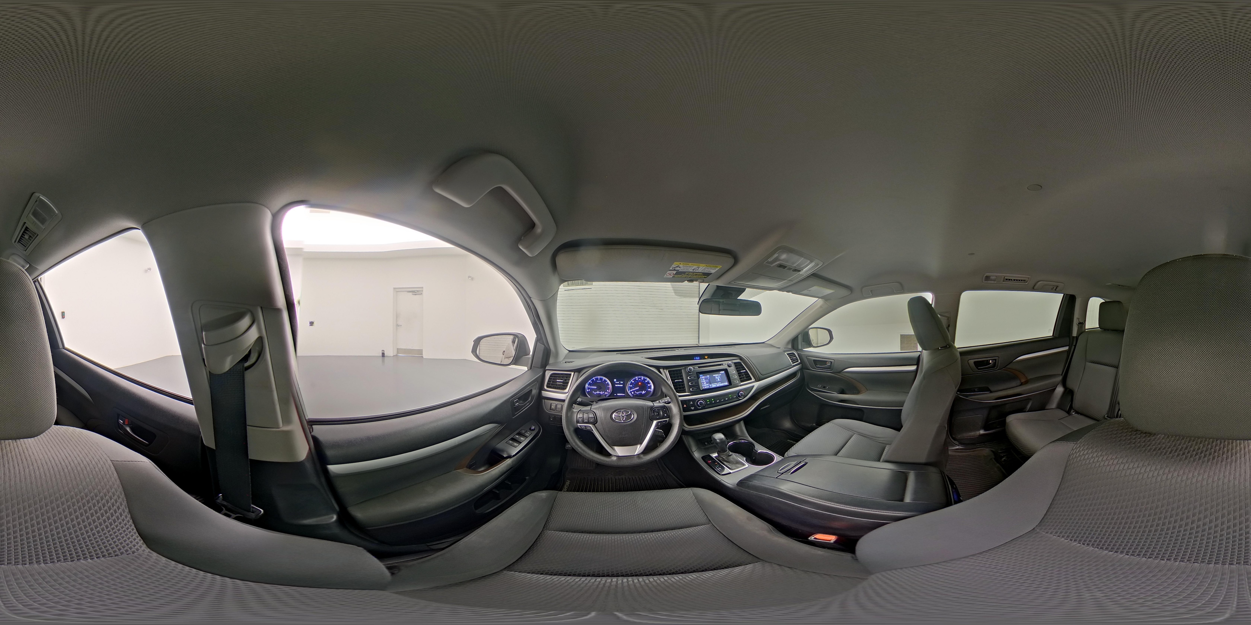2017 Toyota Highlander LE - Photo 28