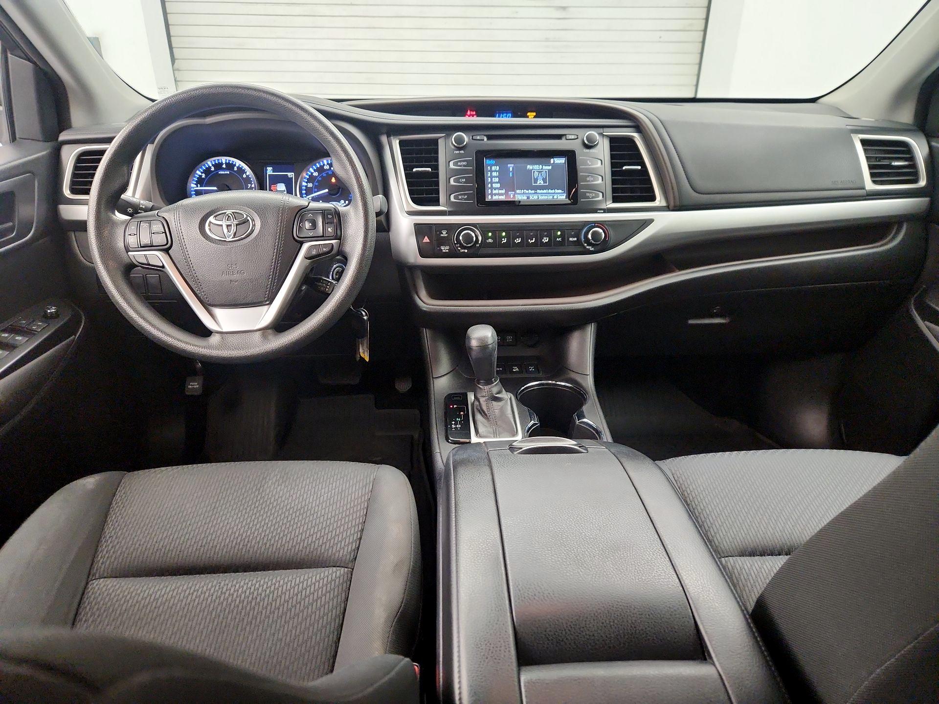 Thumbnail: 2017 Toyota Highlander - 9