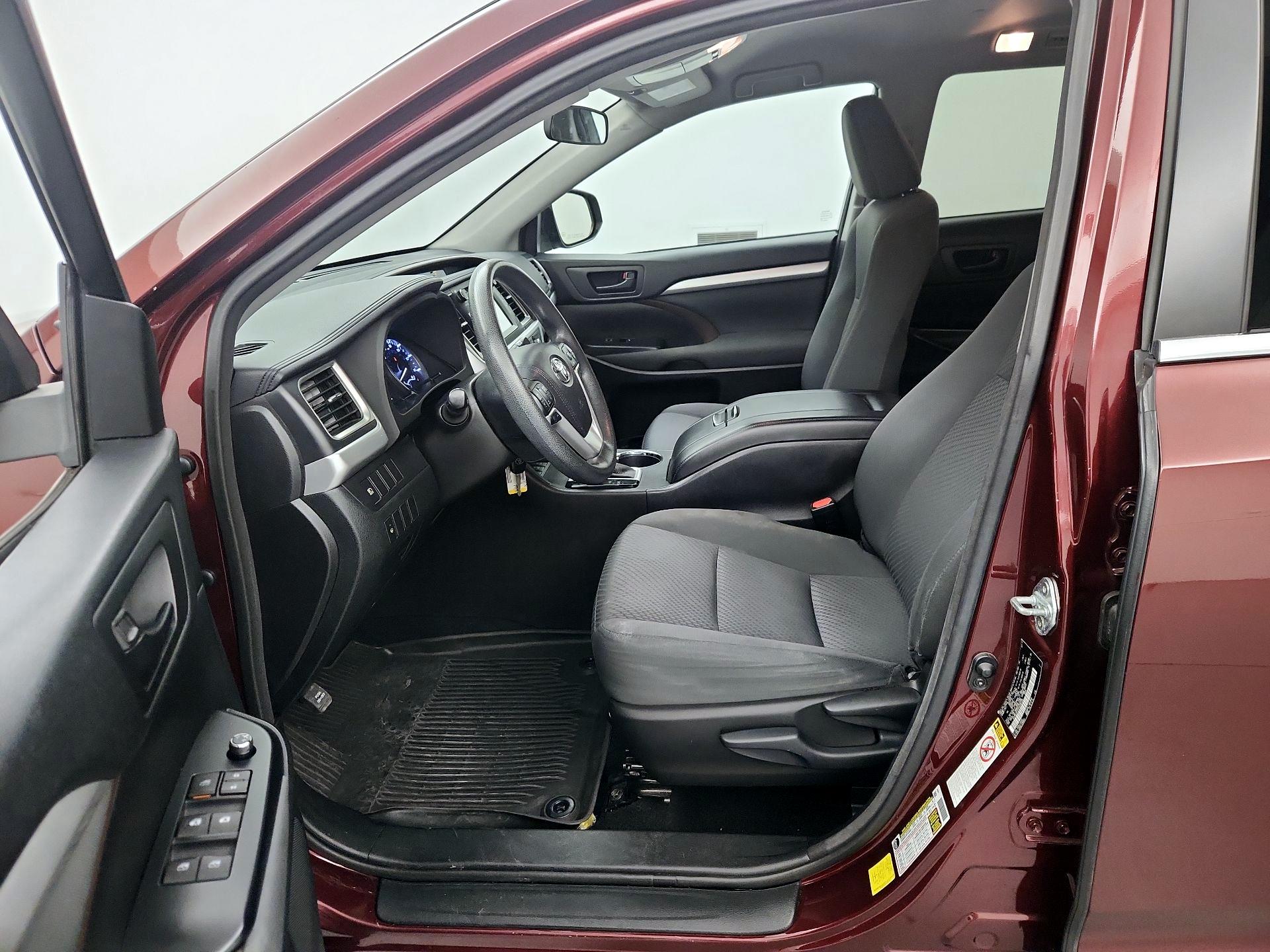 Thumbnail: 2017 Toyota Highlander - 11