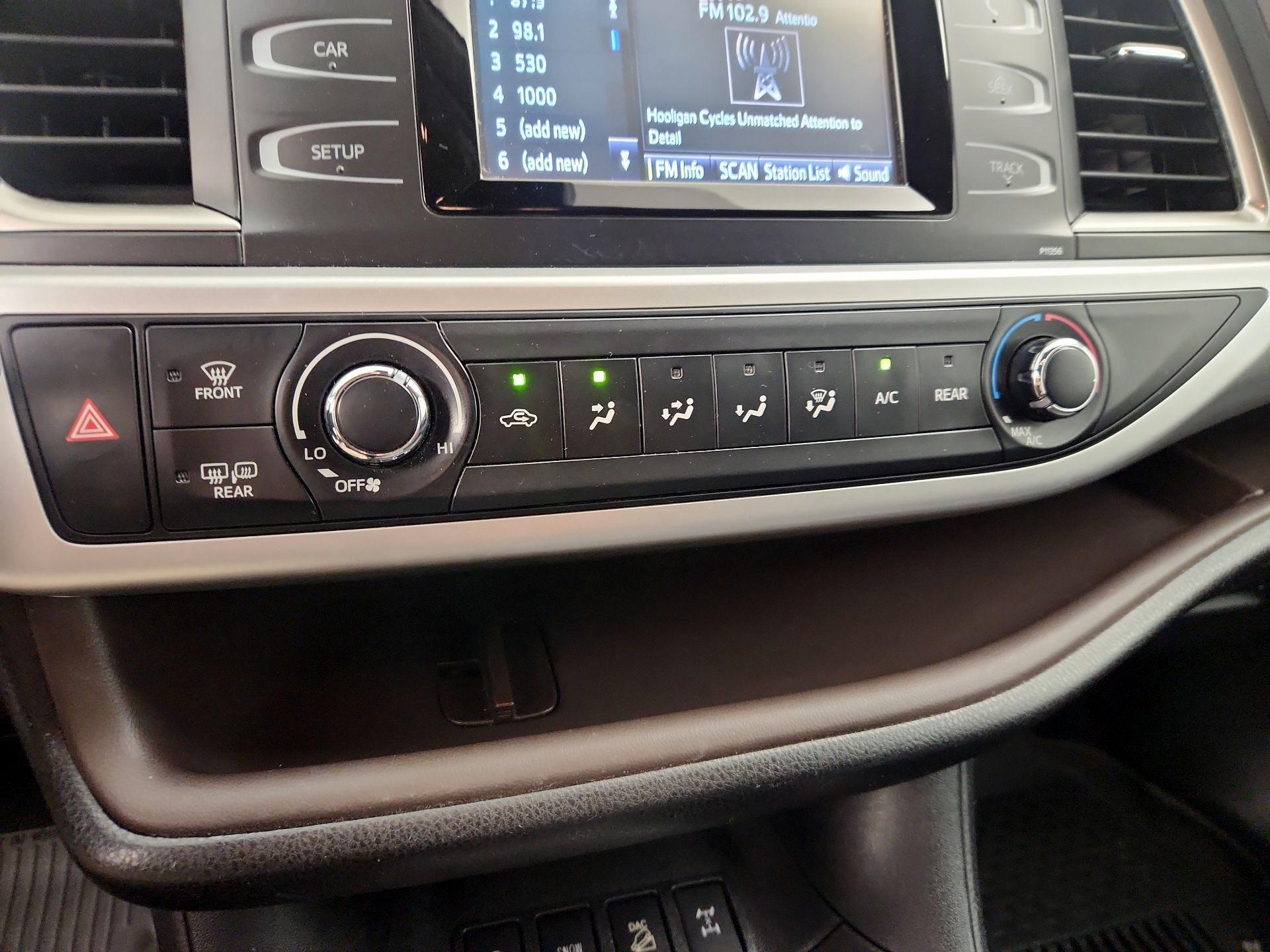 Thumbnail: 2017 Toyota Highlander - 16