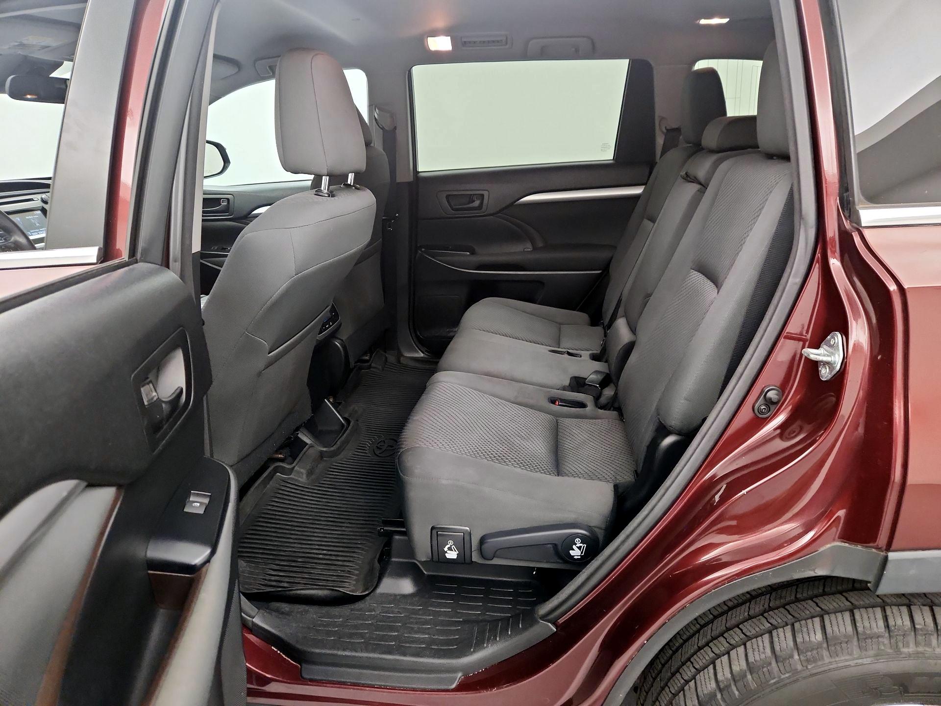 Thumbnail: 2017 Toyota Highlander - 19