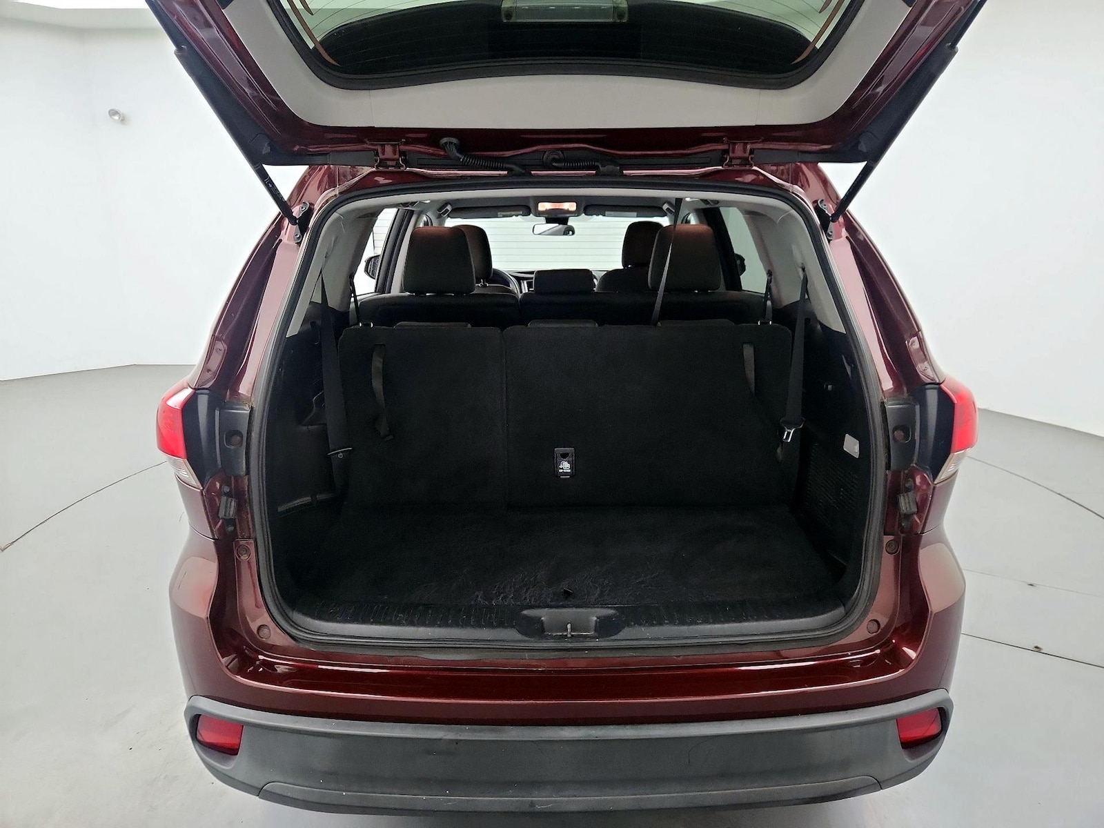 2017 Toyota Highlander LE - Photo 22