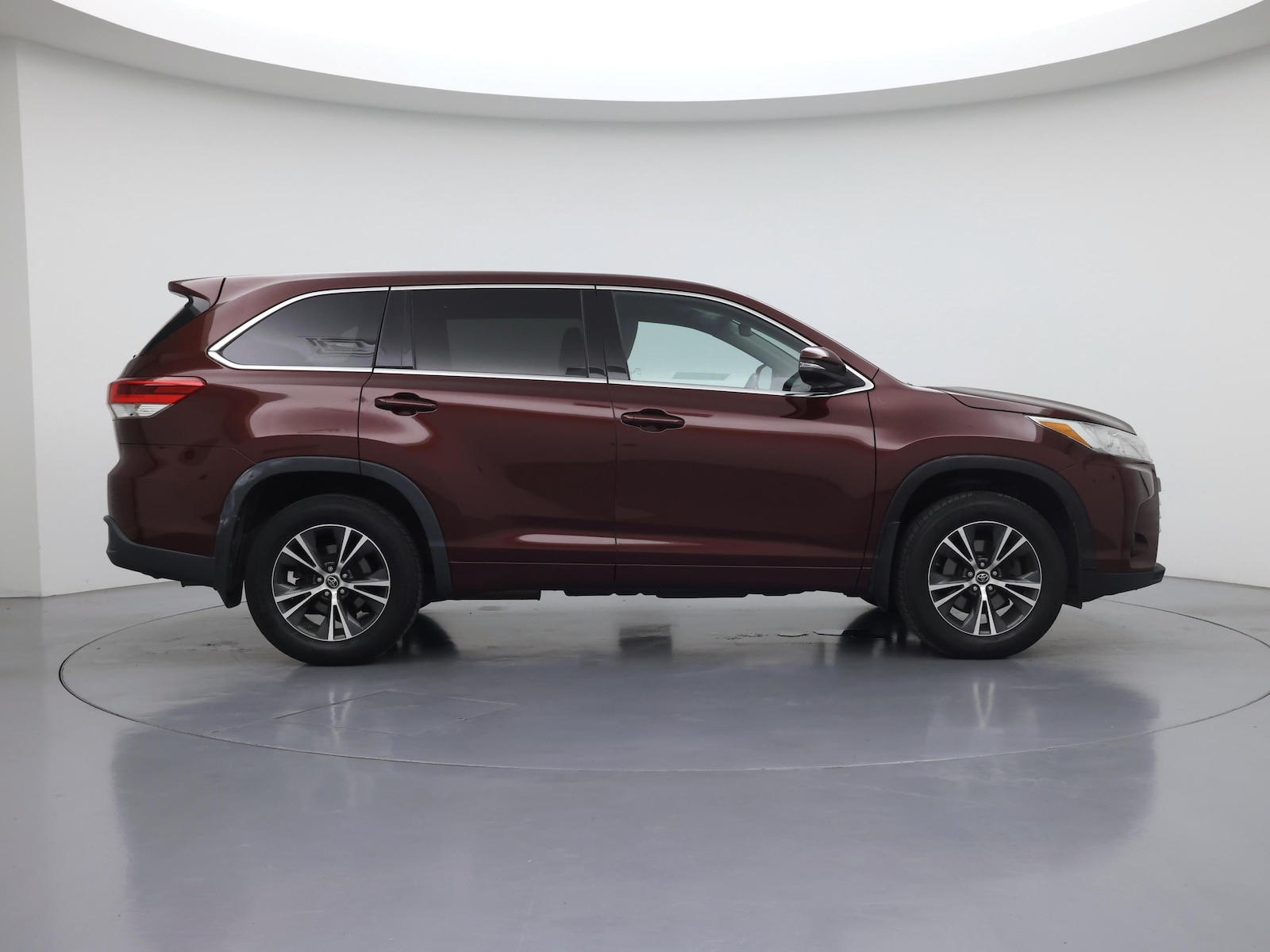2017 Toyota Highlander LE - Photo 8