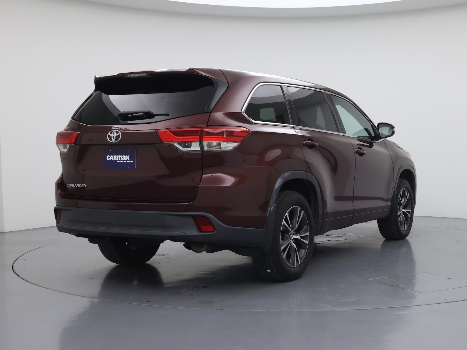2017 Toyota Highlander LE - Photo 9