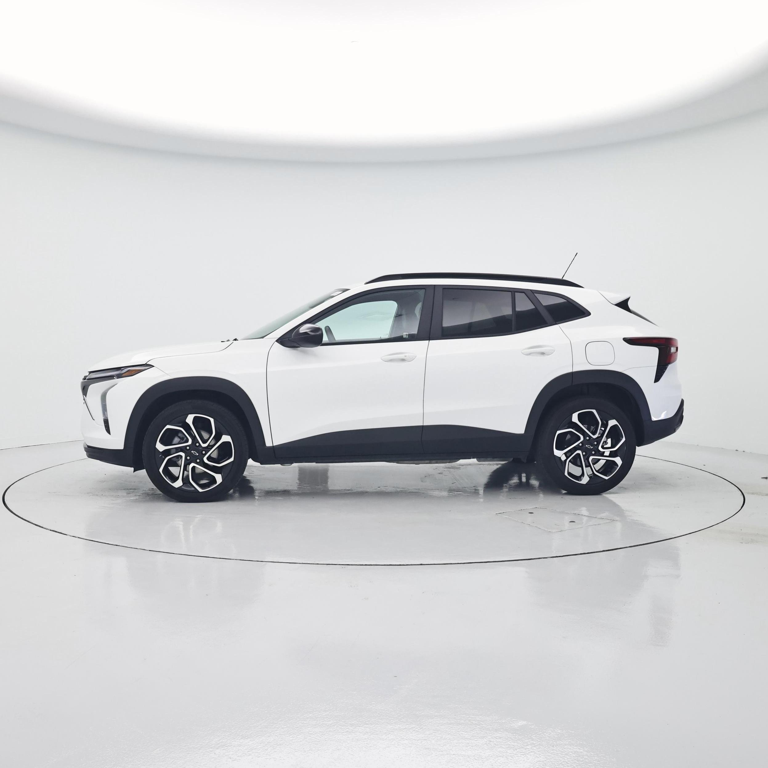 Thumbnail: 2025 Chevrolet Trax - 3