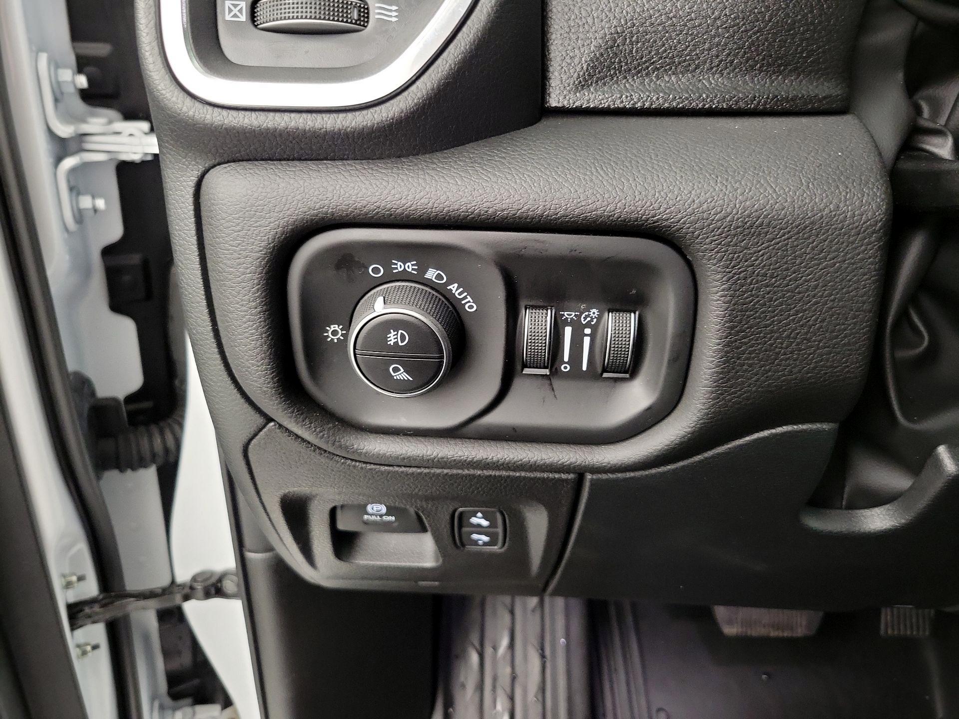 Thumbnail: 2025 RAM 1500 - 13