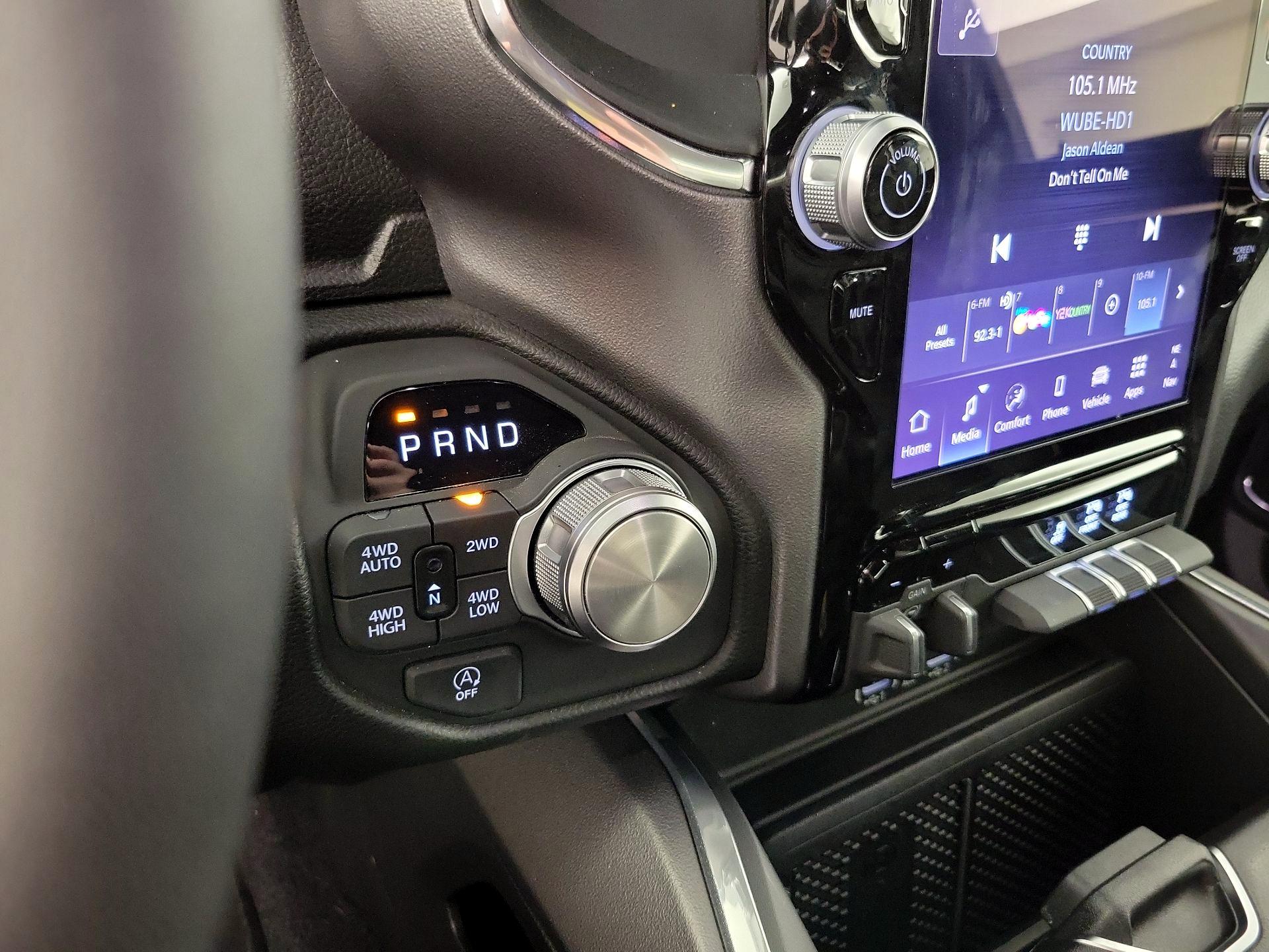 Thumbnail: 2025 RAM 1500 - 17